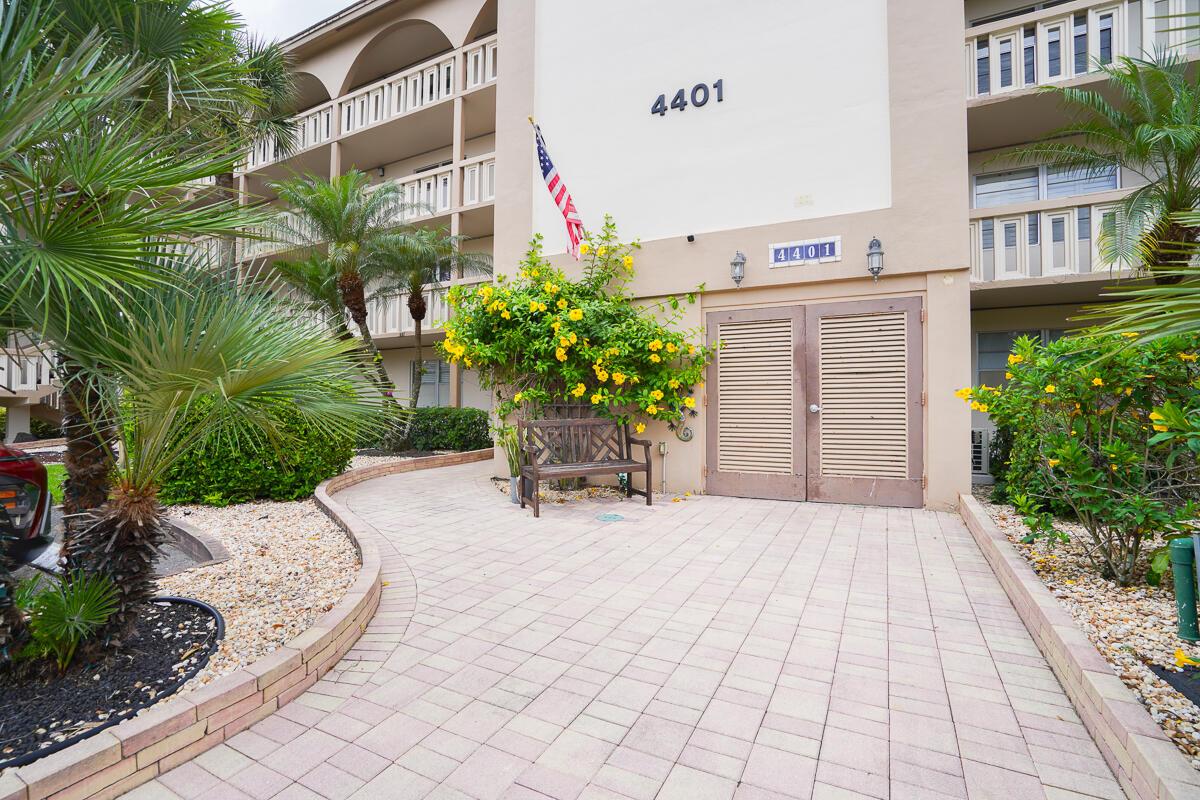 4401 Martinique Court D2, Coconut Creek, FL 33066, Coconut Creek - Photo 5