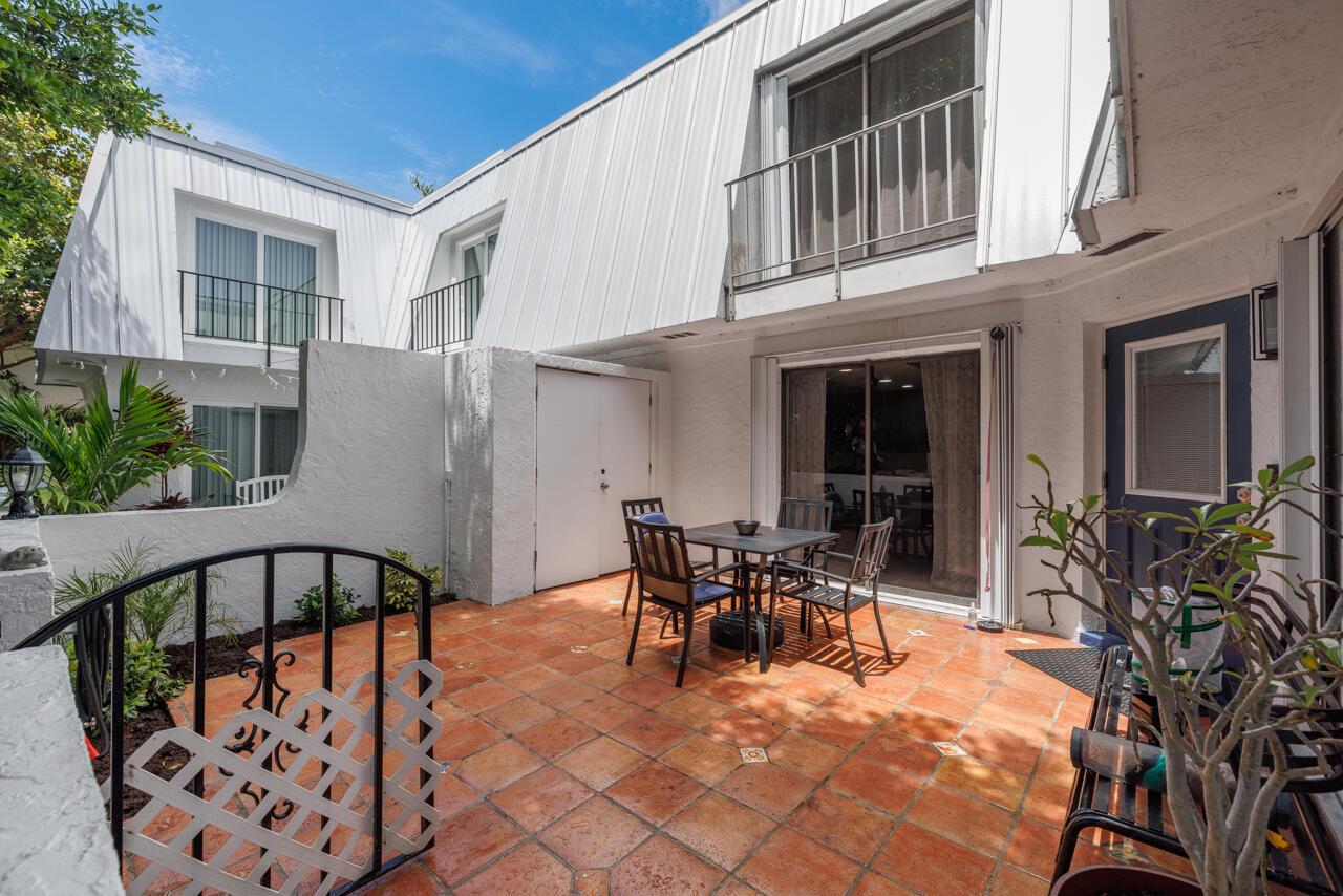 106 Linda Lane 1, Palm Beach Shores, FL 33404, Palm Beach Shores - Photo 3