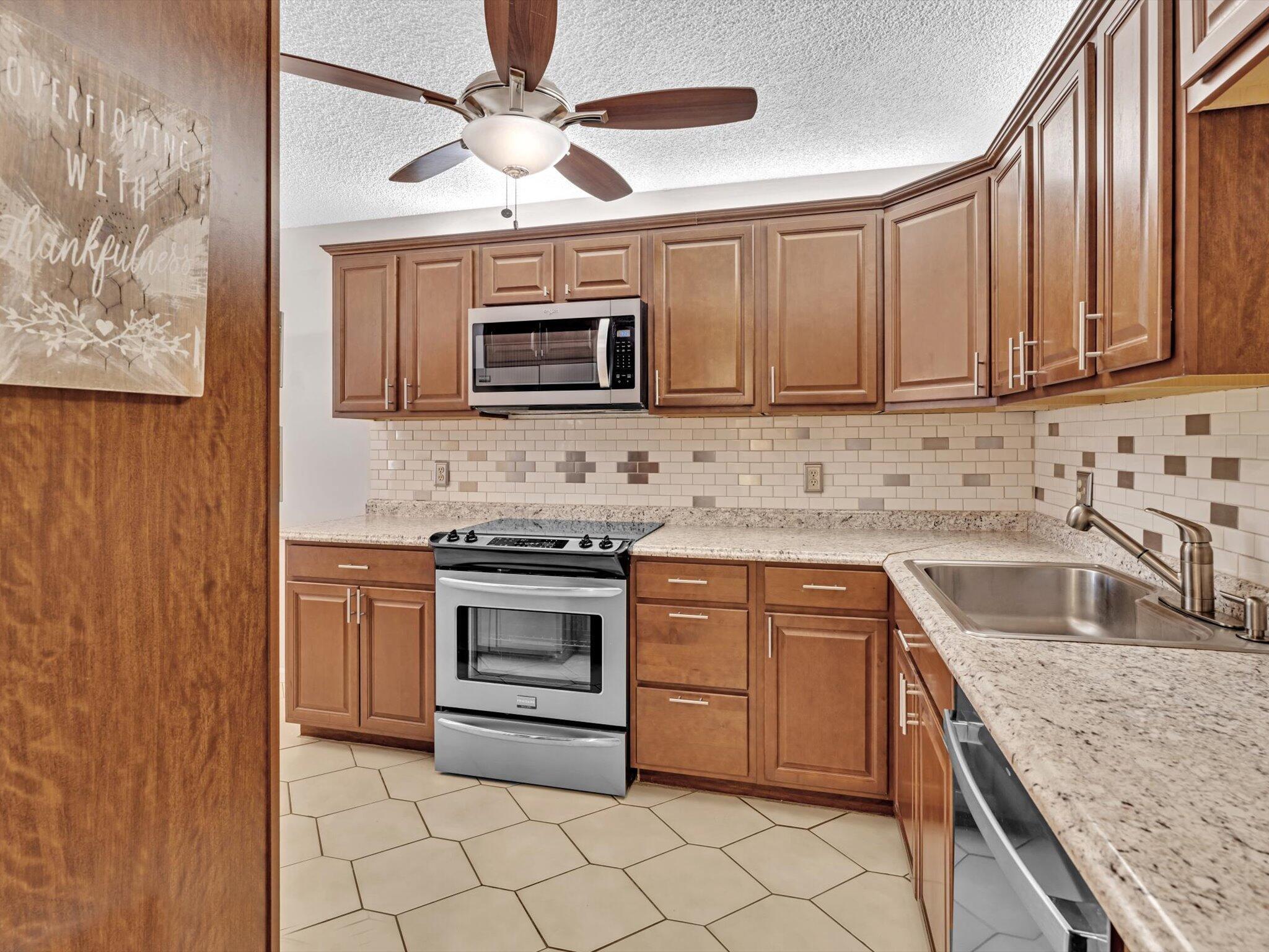 10143 Mangrove Drive 203, Boynton Beach, FL 33437, Boynton Beach - Photo 5
