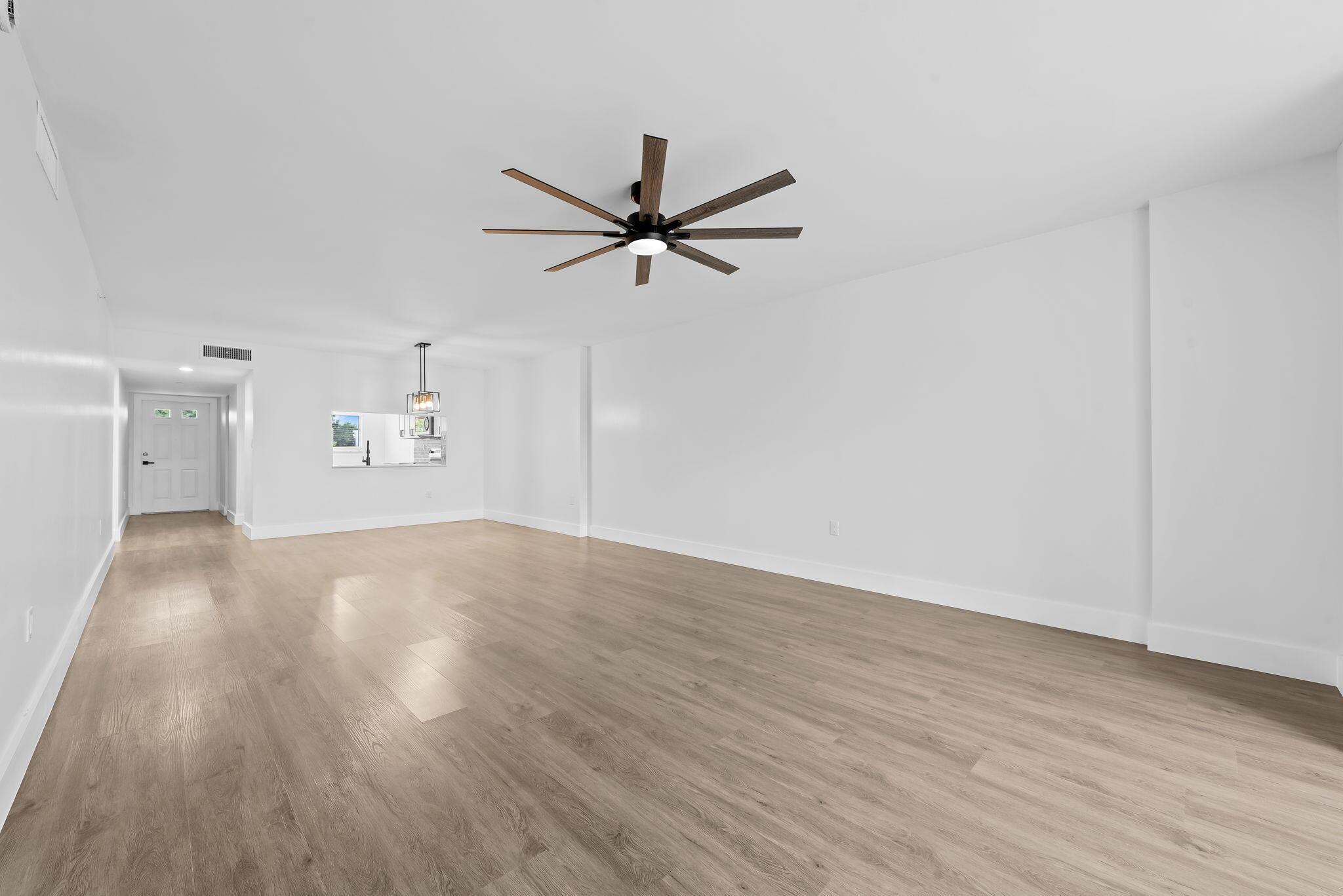 4734 E Lucerne Lakes Blvd E 303, Lake Worth, FL 33467, Lake Worth - Photo 4