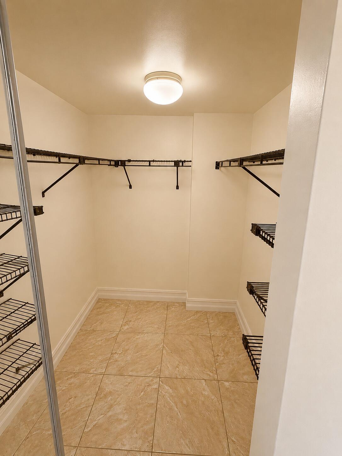 1000 Colony Point Circle 315, Pembroke Pines, FL 33026, Pembroke Pines - Photo 5