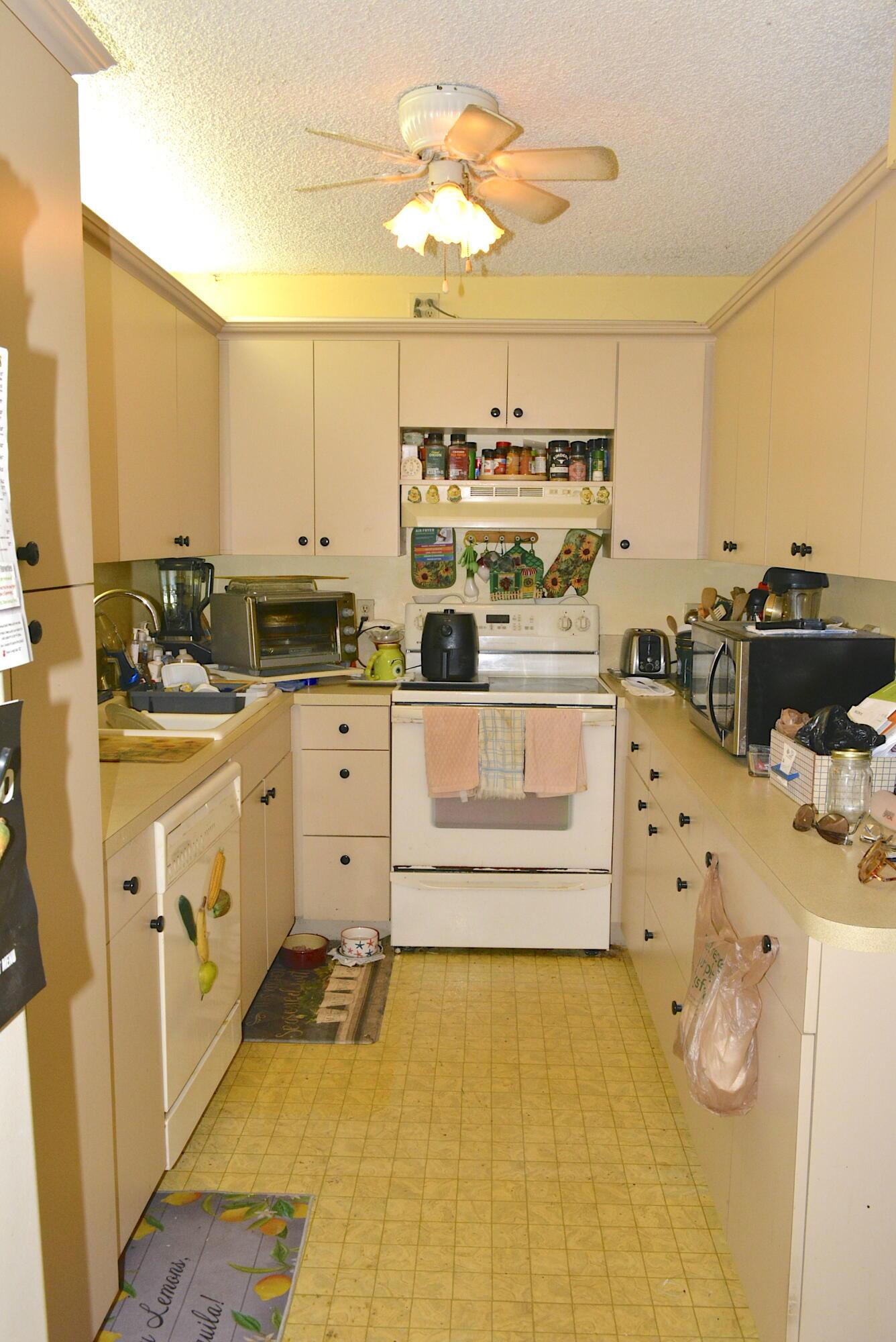 3726 Savoy Lane D2, West Palm Beach, FL 33417, West Palm Beach - Photo 4