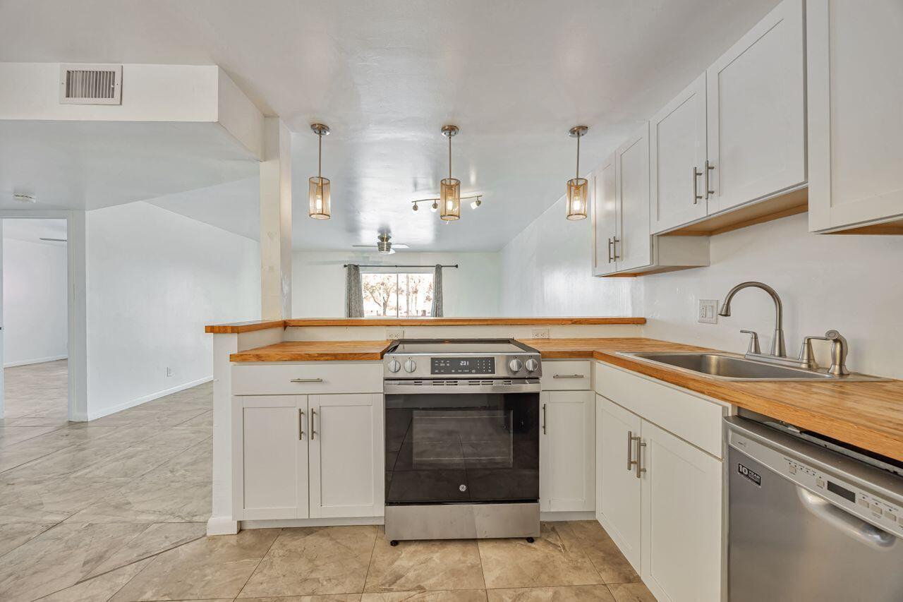 22605 SW 66th Avenue 206, Boca Raton, FL 33428, Boca Raton - Photo 2