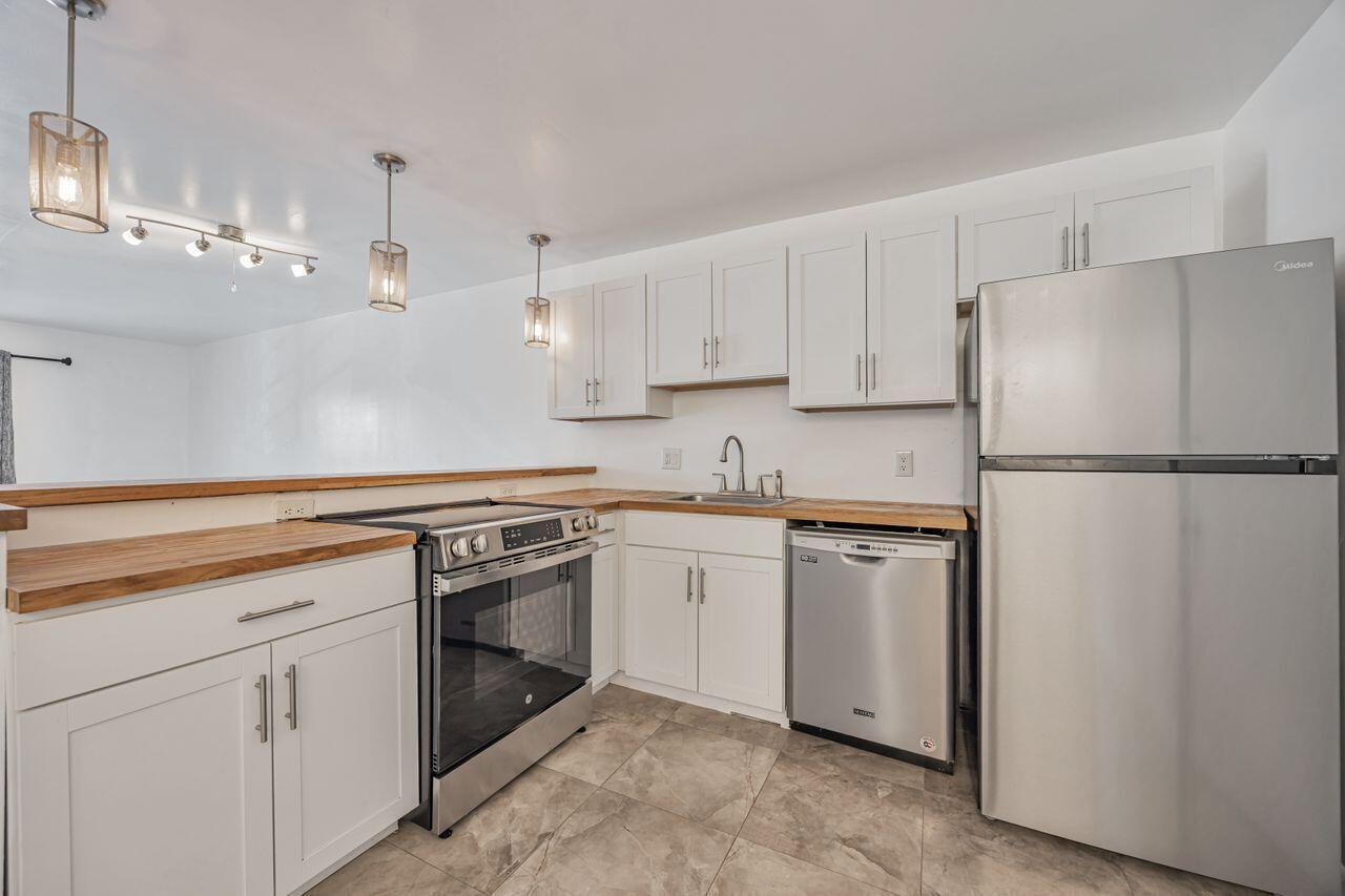 22605 SW 66th Avenue 206, Boca Raton, FL 33428, Boca Raton - Photo 3
