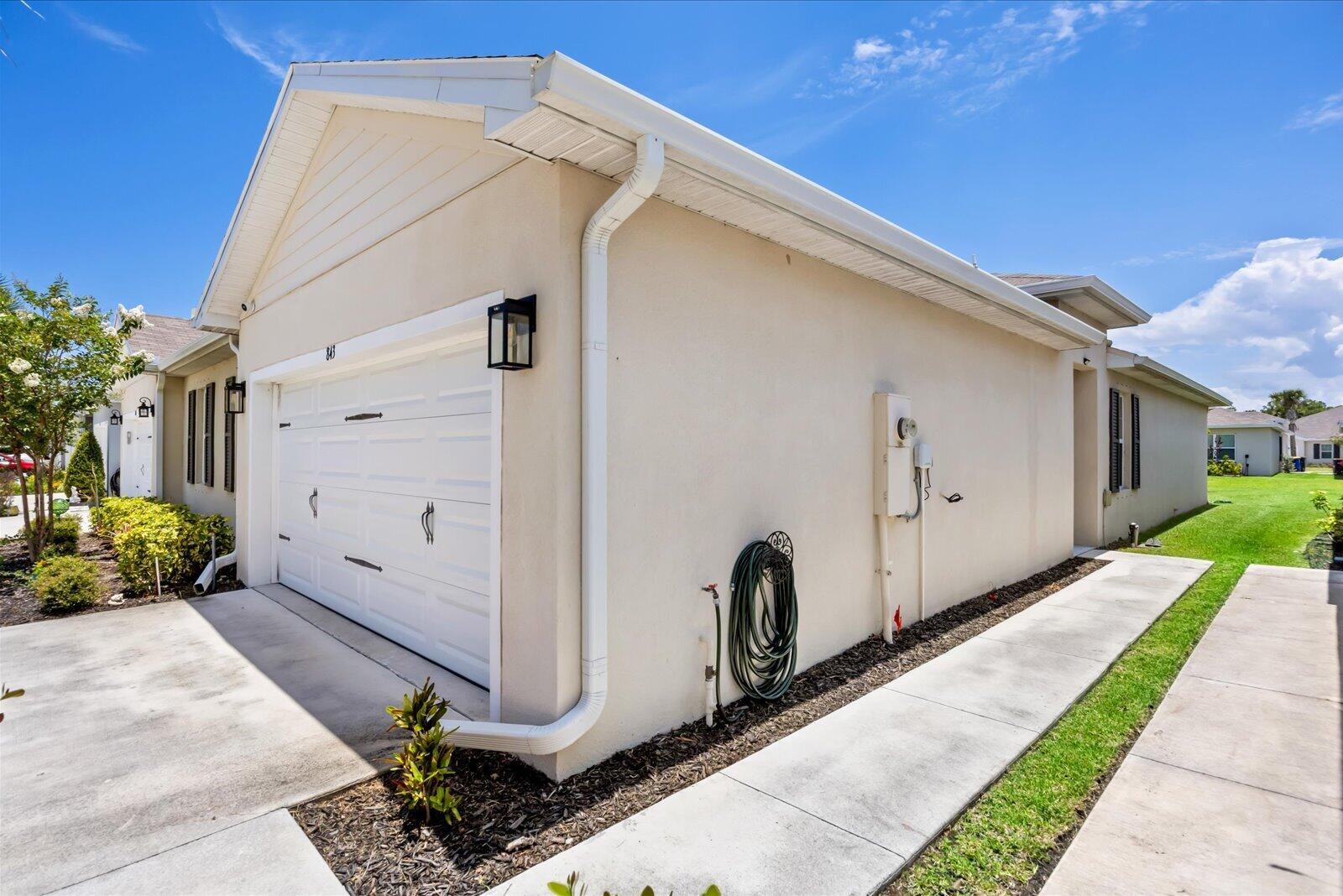 843 Persimmon Place, Fort Pierce, FL 34981, Fort Pierce - Photo 2