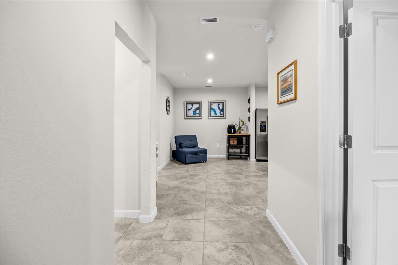 843 Persimmon Place, Fort Pierce, FL 34981, Fort Pierce - Photo 4