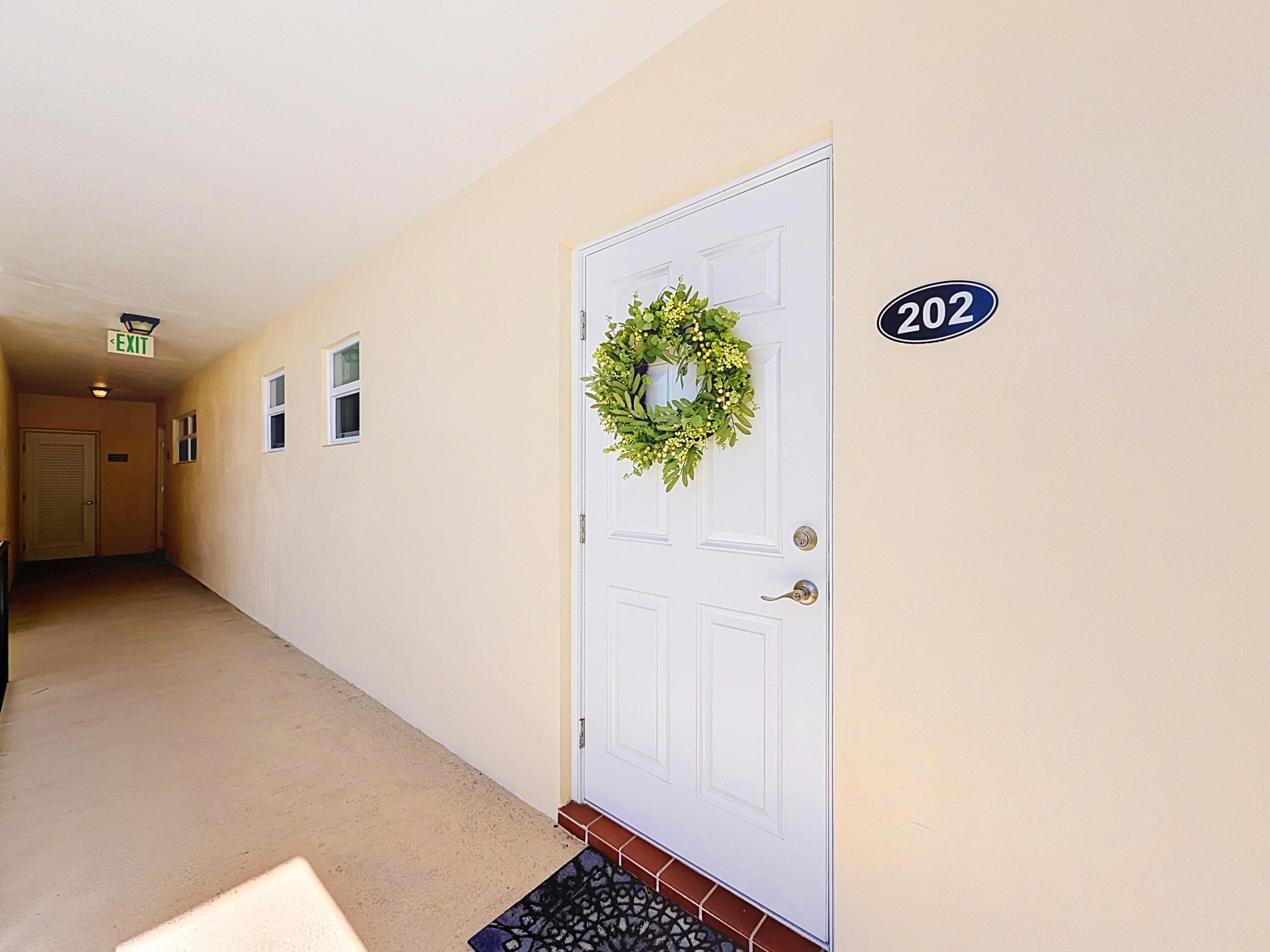 12 Colonial Club Drive 202, Boynton Beach, FL 33435, Boynton Beach - Photo 5