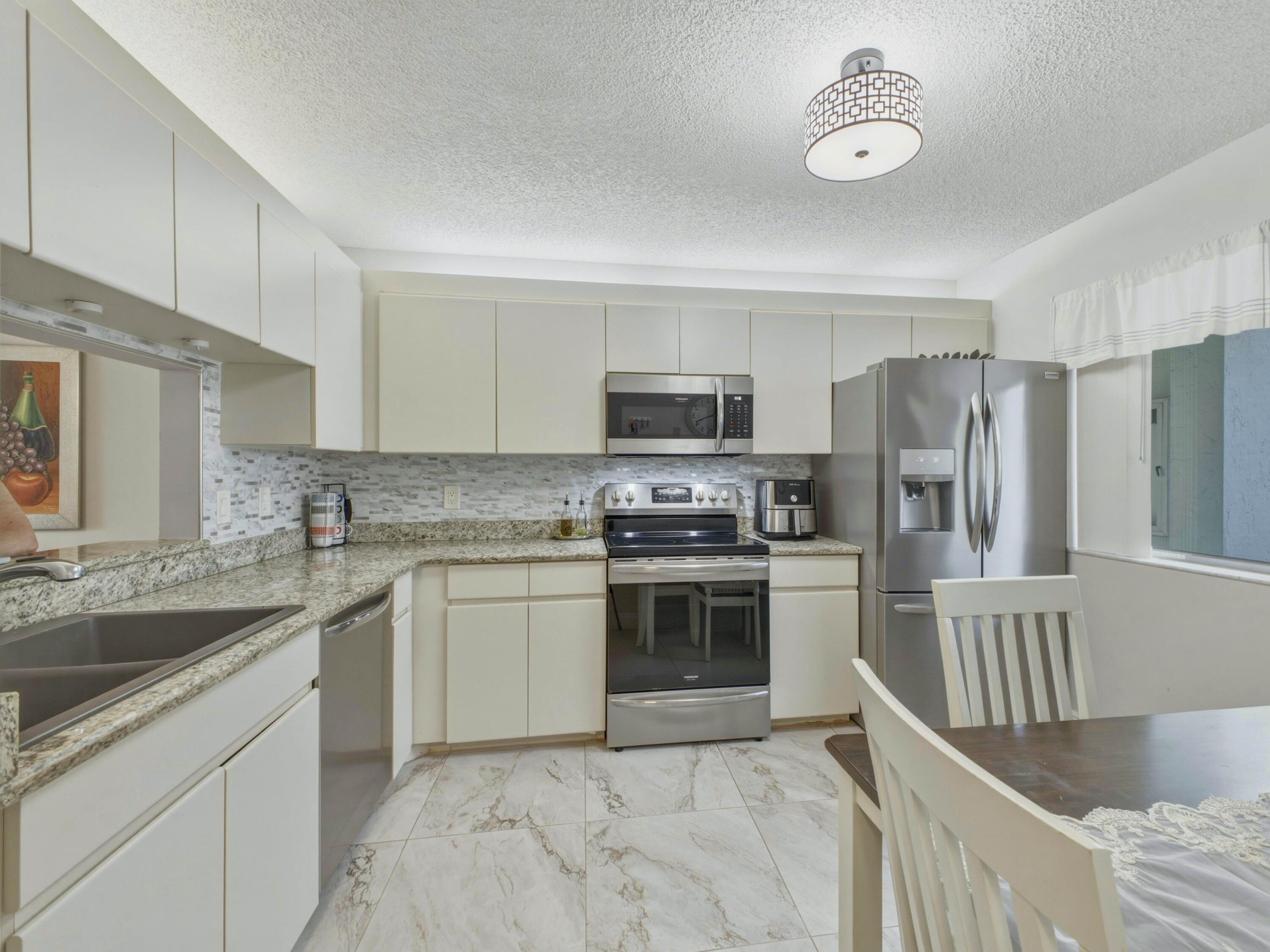 6698 N 10th Avenue N 116, Lake Worth, FL 33467, Lake Worth - Photo 3
