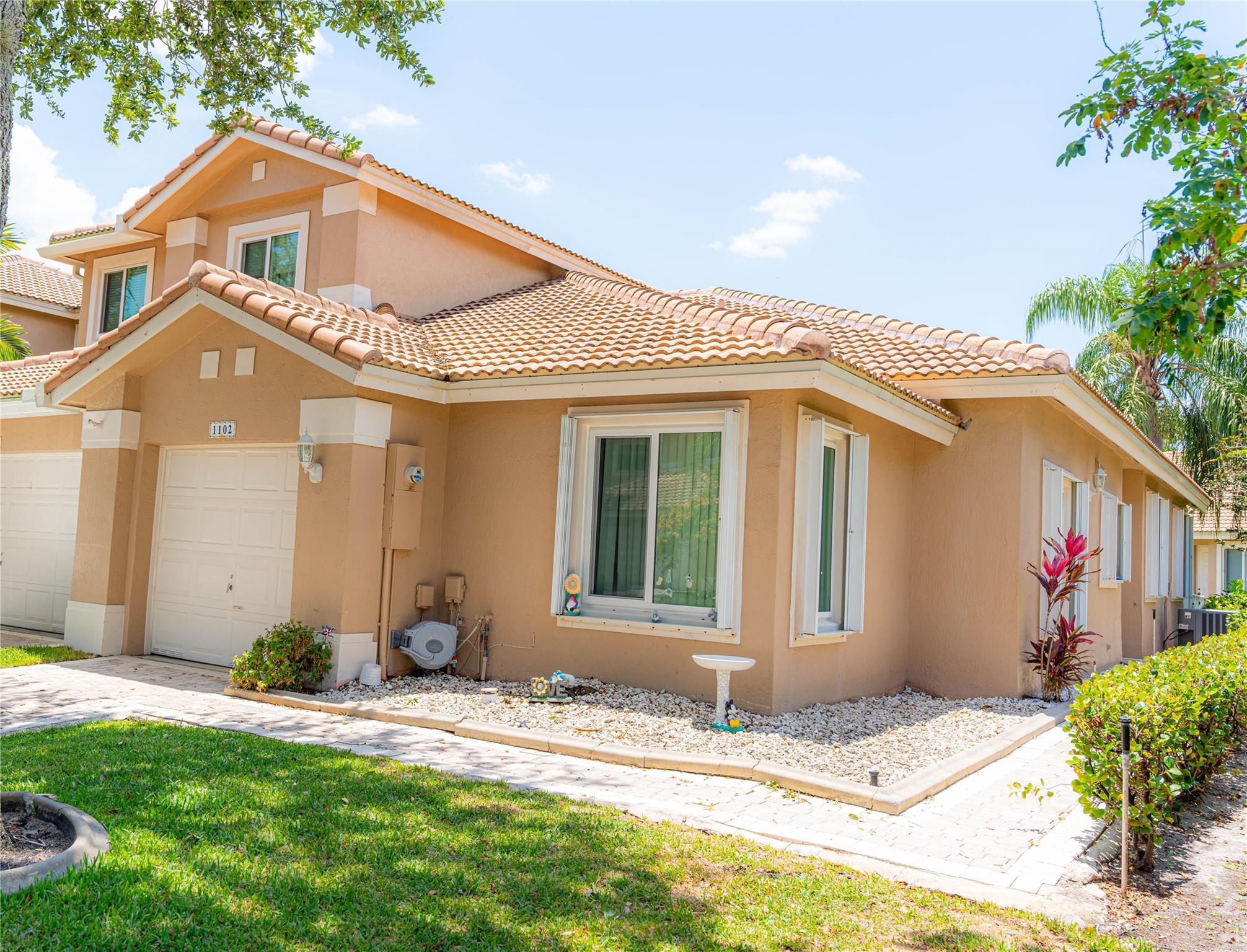 1102 SW 158th Avenue, Pembroke Pines, FL 33027, Pembroke Pines - Photo 2