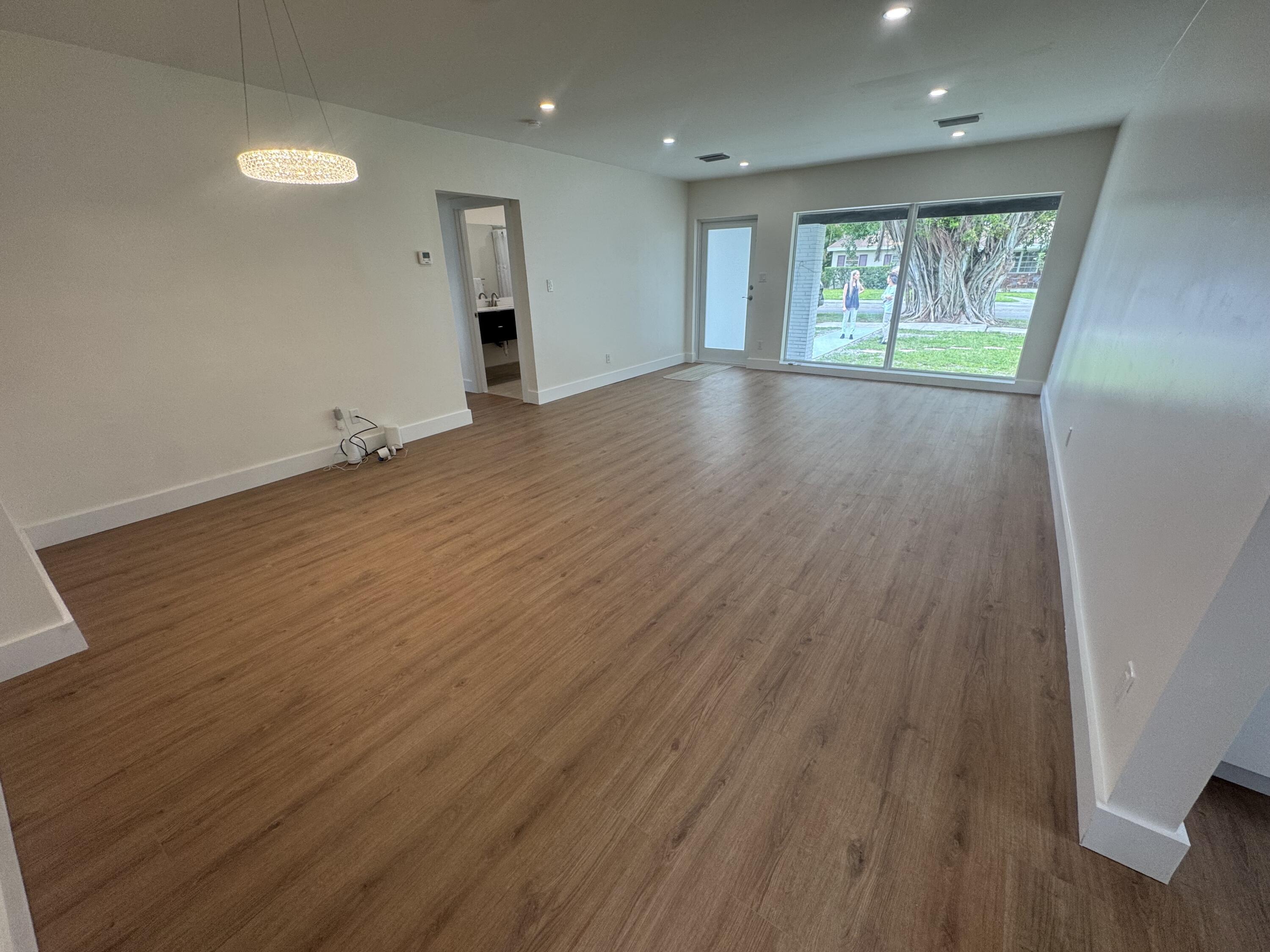 725 NE 160th Terrace, Miami, FL 33162, Miami - Photo 2