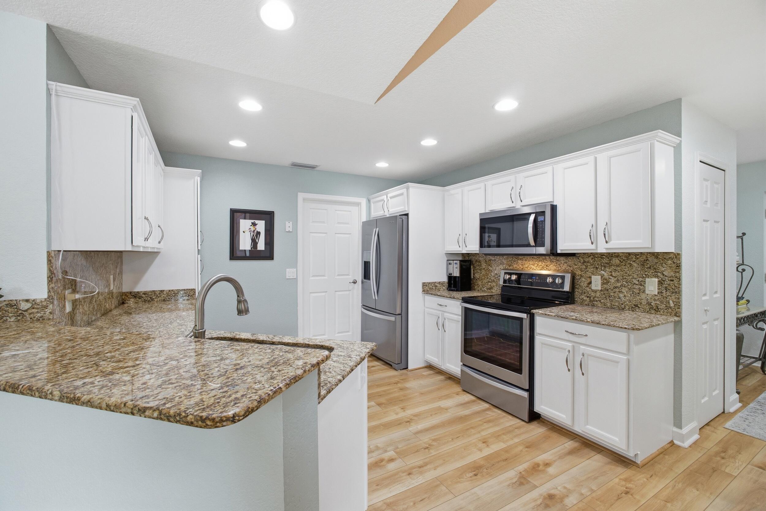 72 Mediterranean Boulevard E, Port St. Lucie, FL 34952, Port St. Lucie - Photo 3