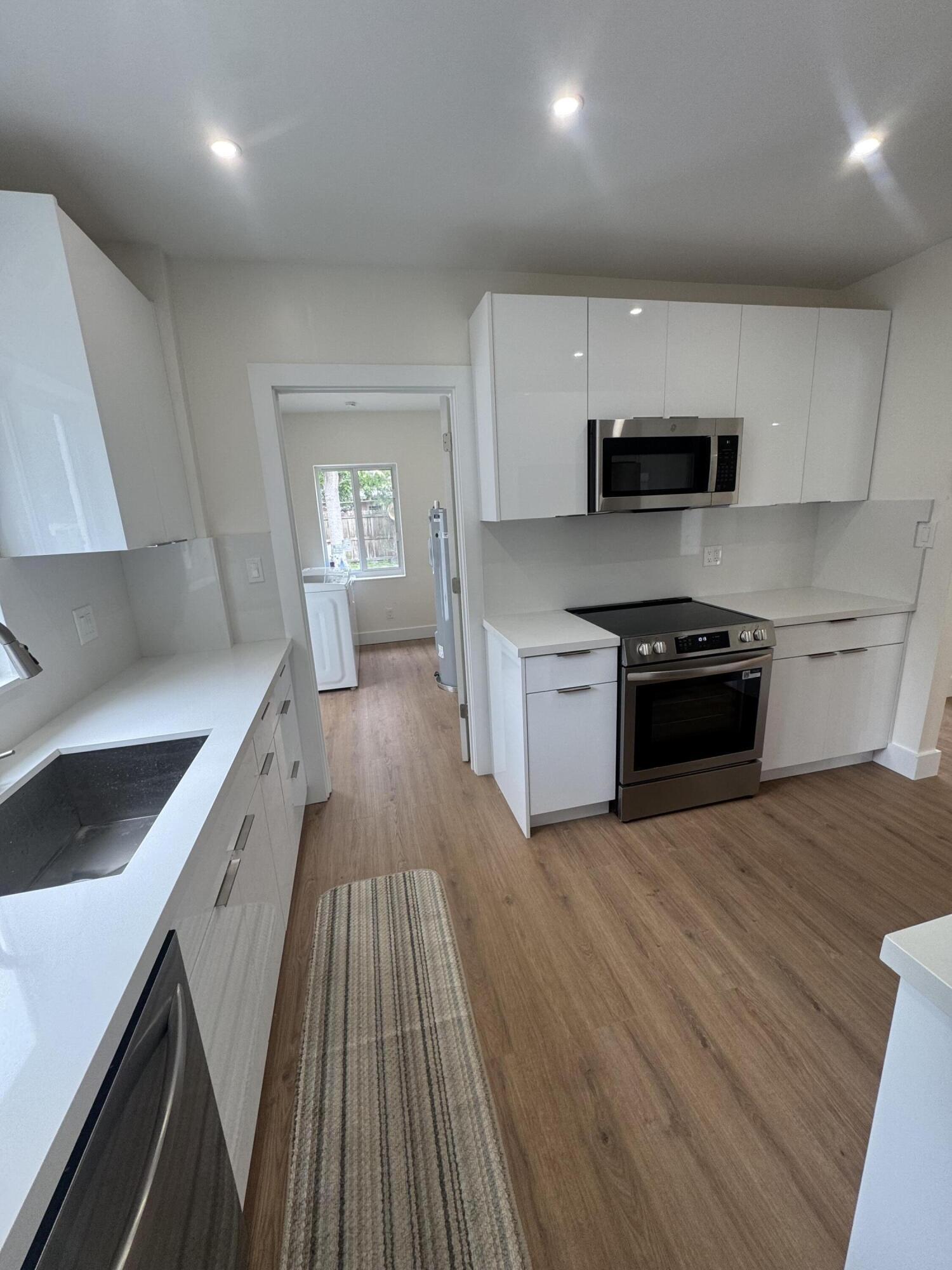 725 NE 160th Terrace, Miami, FL 33162, Miami - Photo 5