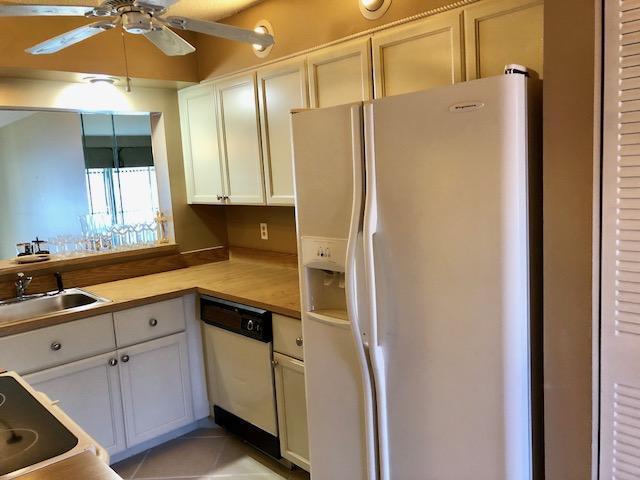 7844 Willow Spring Drive 1715, Lake Worth, FL 33467, Lake Worth - Photo 2