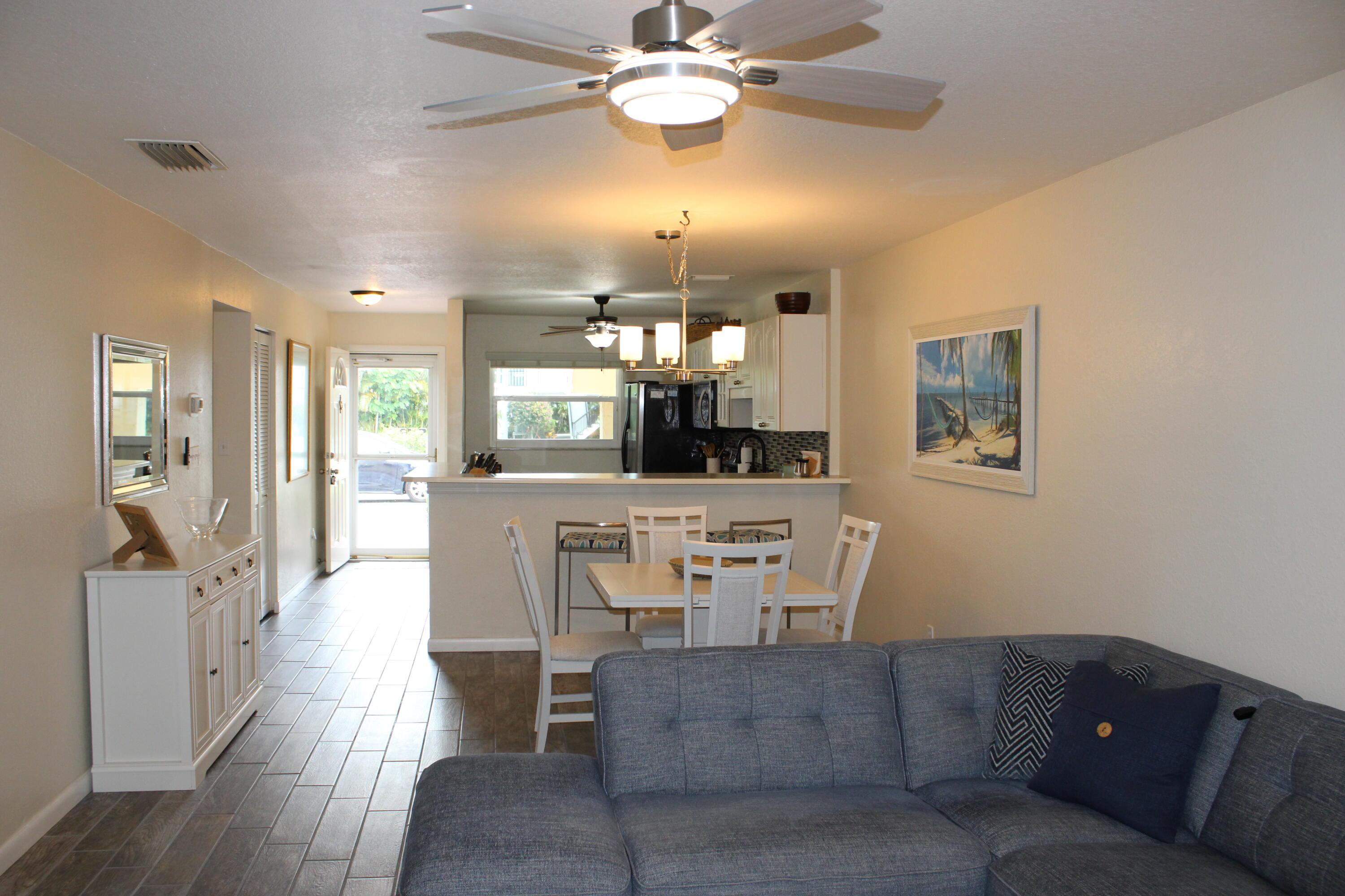 1181 Carlton Court 106, Fort Pierce, FL 34949, Fort Pierce - Photo 4