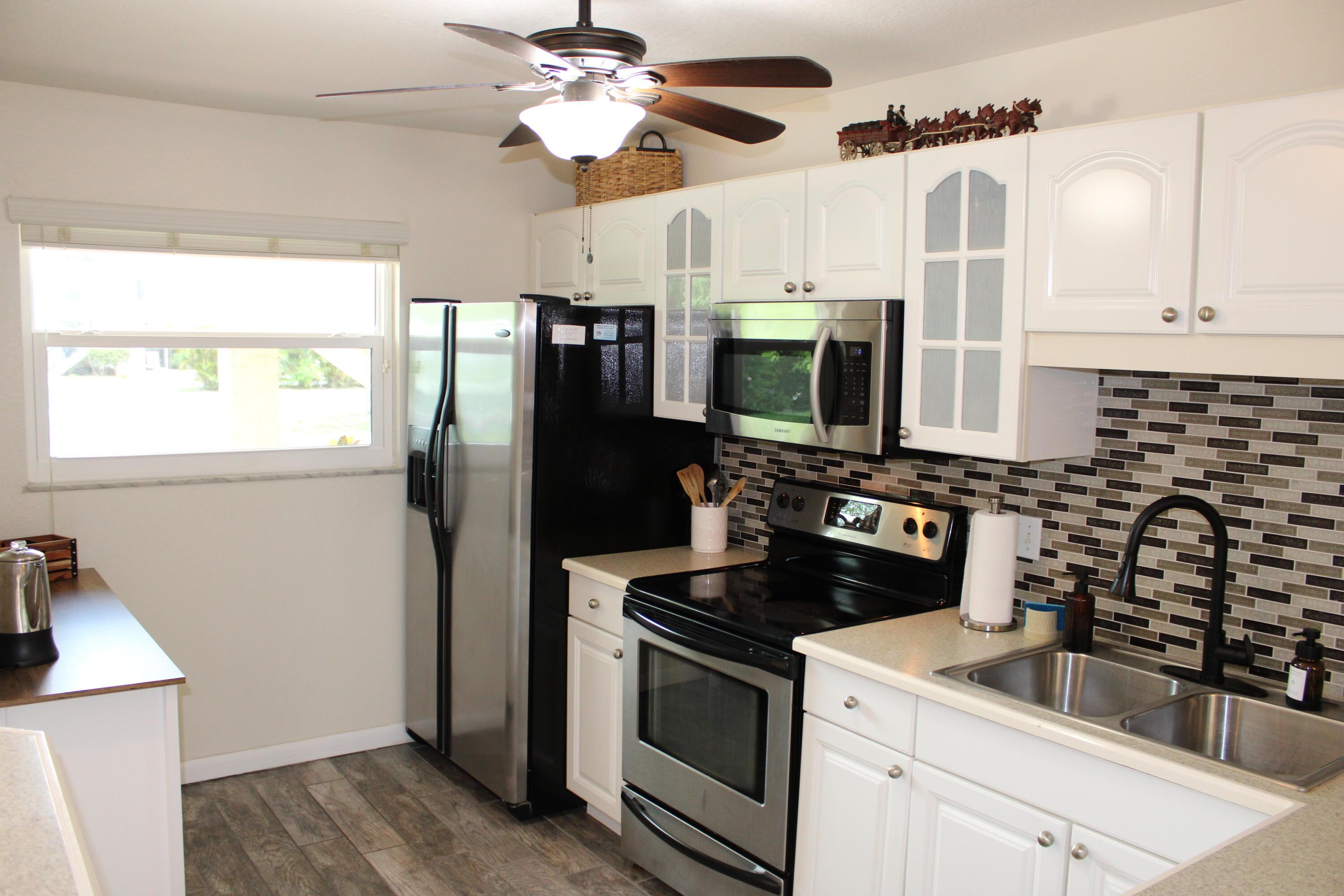 1181 Carlton Court 106, Fort Pierce, FL 34949, Fort Pierce - Photo 2