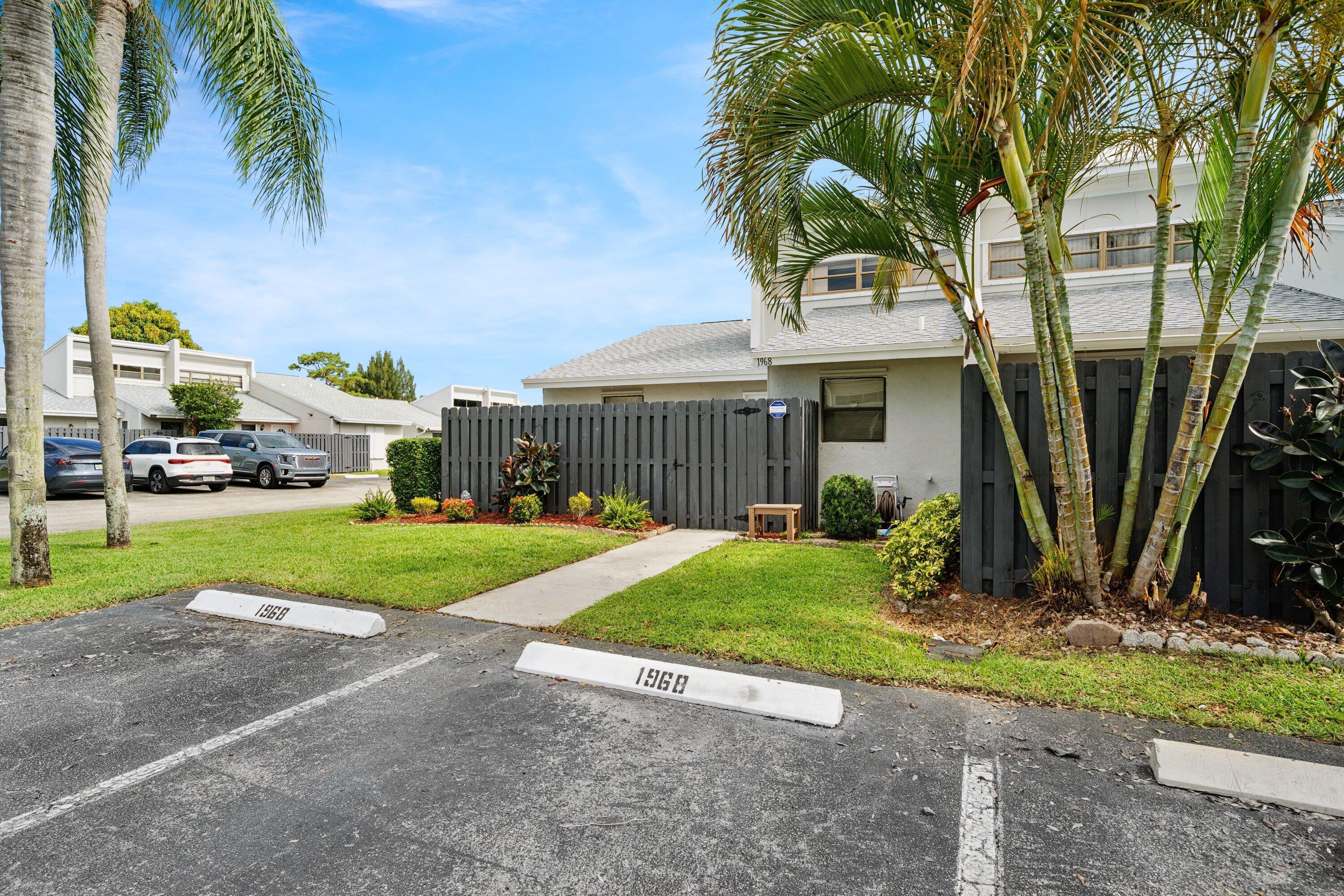 1968 Monks Court, West Palm Beach, FL 33415, West Palm Beach - Photo 4