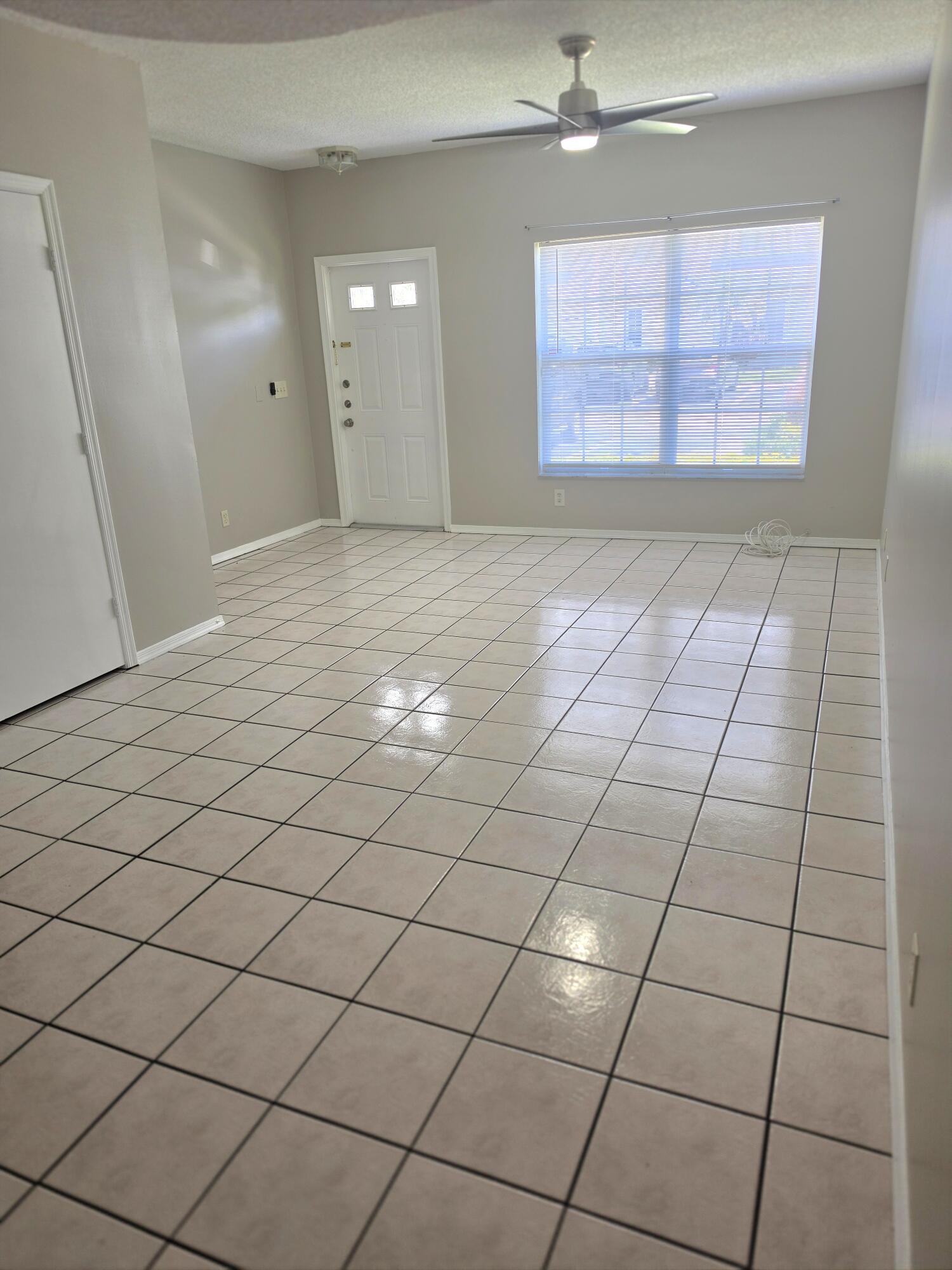 51 Whitehead Circle 51, Weston, FL 33326, Weston - Photo 3
