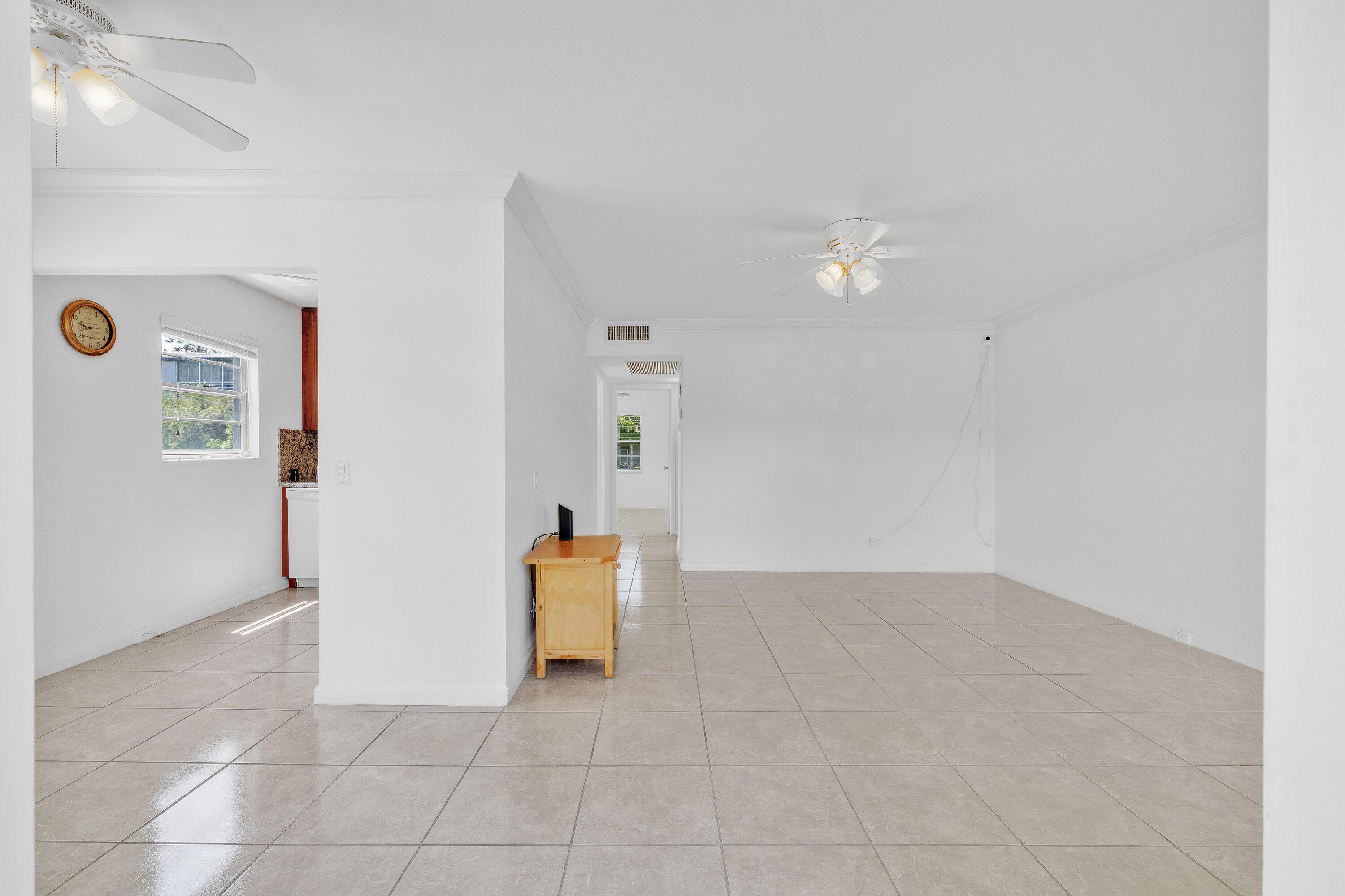 169 Suffolk E, Boca Raton, FL 33434, Boca Raton - Photo 5