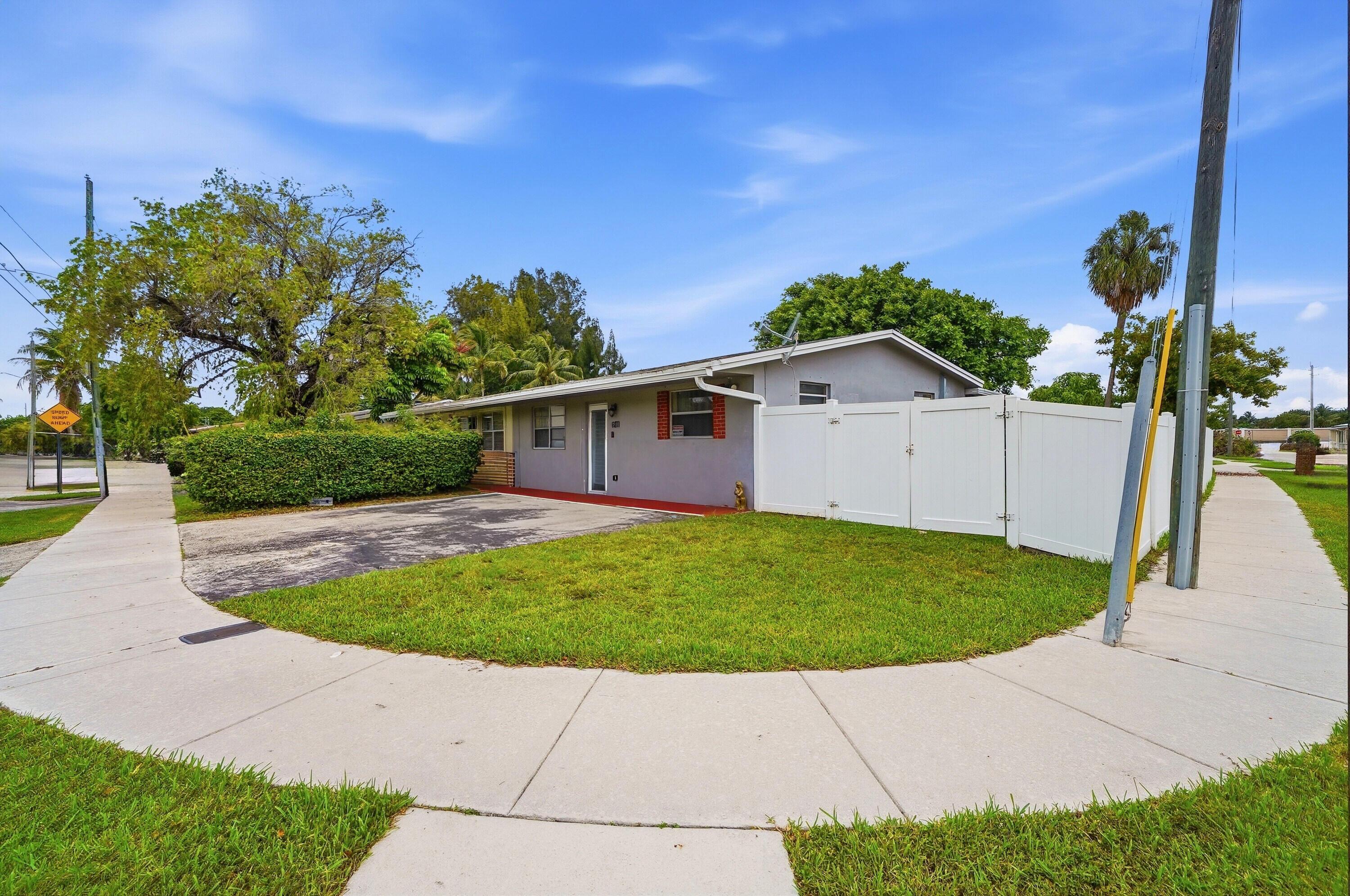 6871 SW 16th Court, North Lauderdale, FL 33068, North Lauderdale - Photo 3