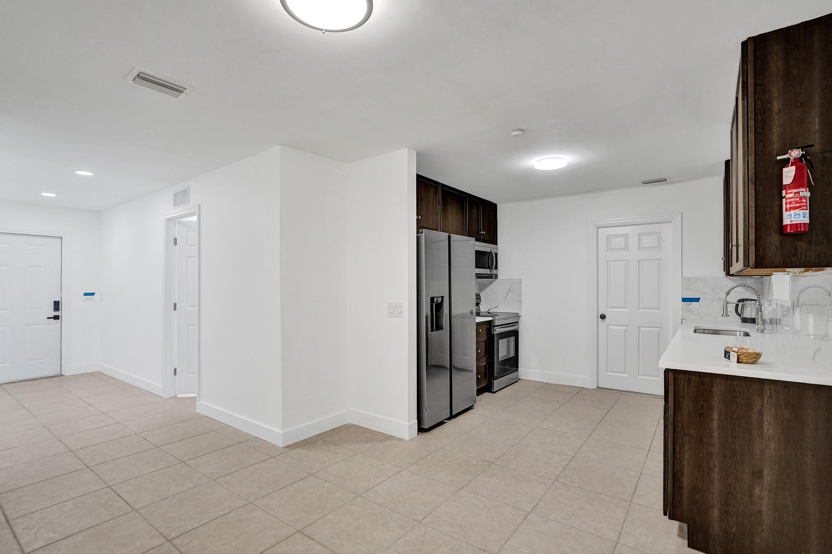 303 NE Solida Circle, Port St. Lucie, FL 34983, Port St. Lucie - Photo 4