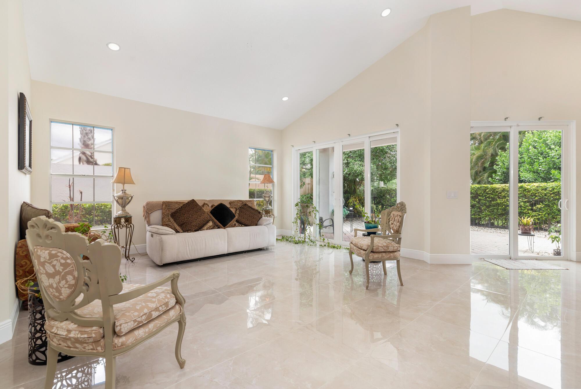 999 Lytham Court, West Palm Beach, FL 33411, West Palm Beach - Photo 4