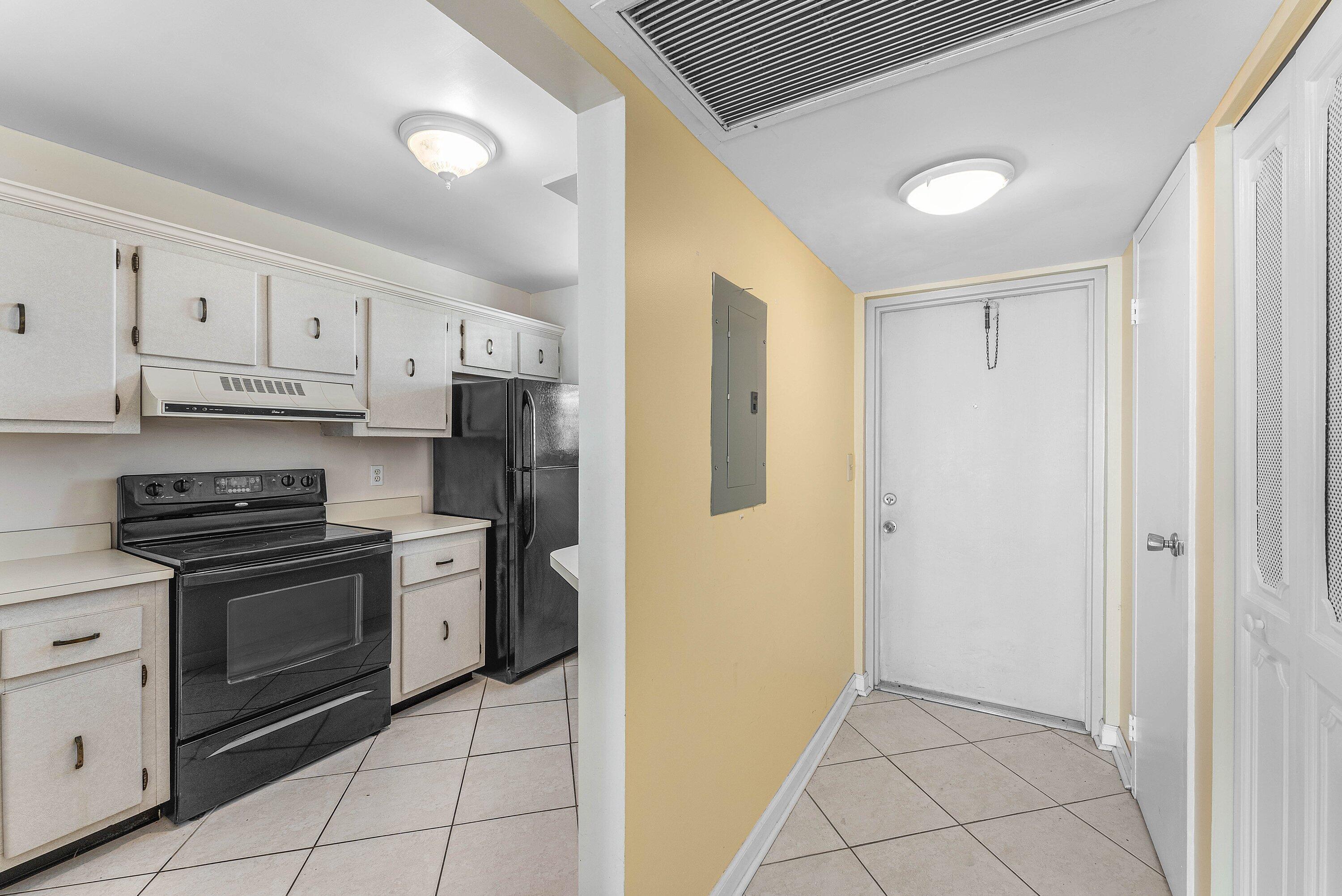 3545 S Ocean Boulevard 405, South Palm Beach, FL 33480, South Palm Beach - Photo 2
