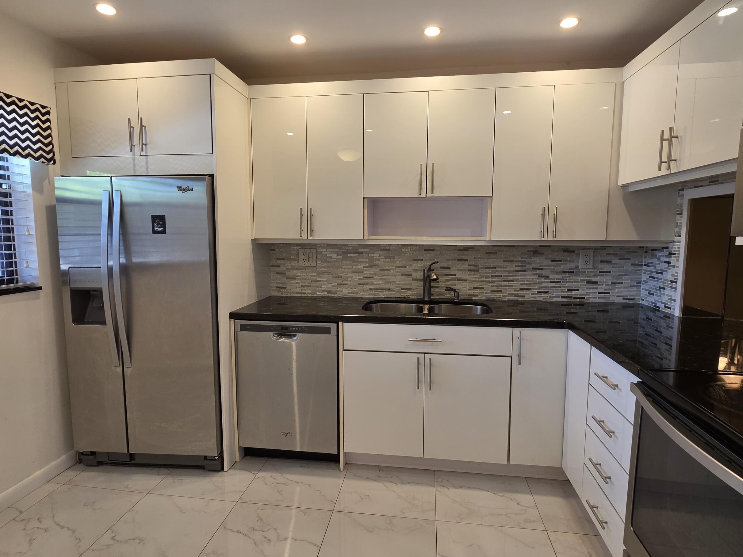 6090 N Sabal Palm Boulevard 209, Tamarac, FL 33319, Tamarac - Photo 3