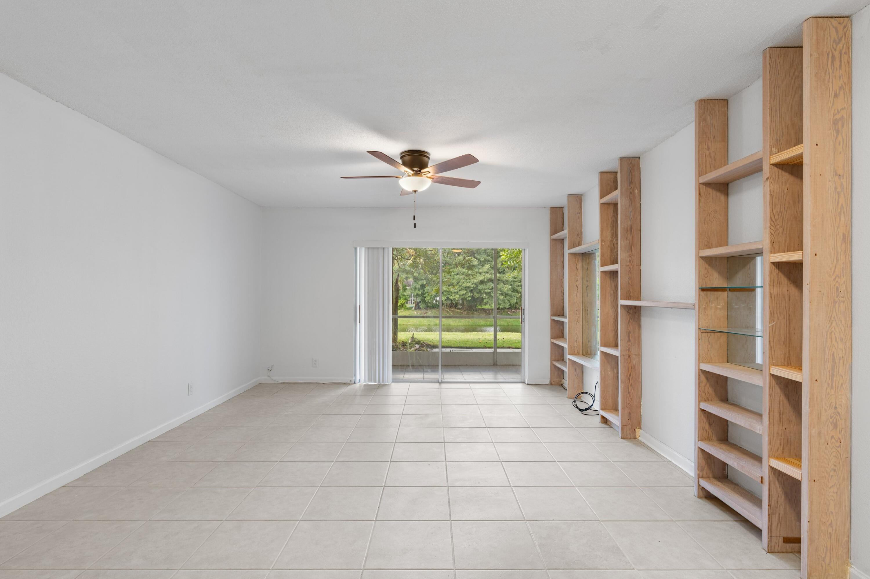 10693 N Military Trail 7, West Palm Beach, FL 33410, West Palm Beach - Photo 3