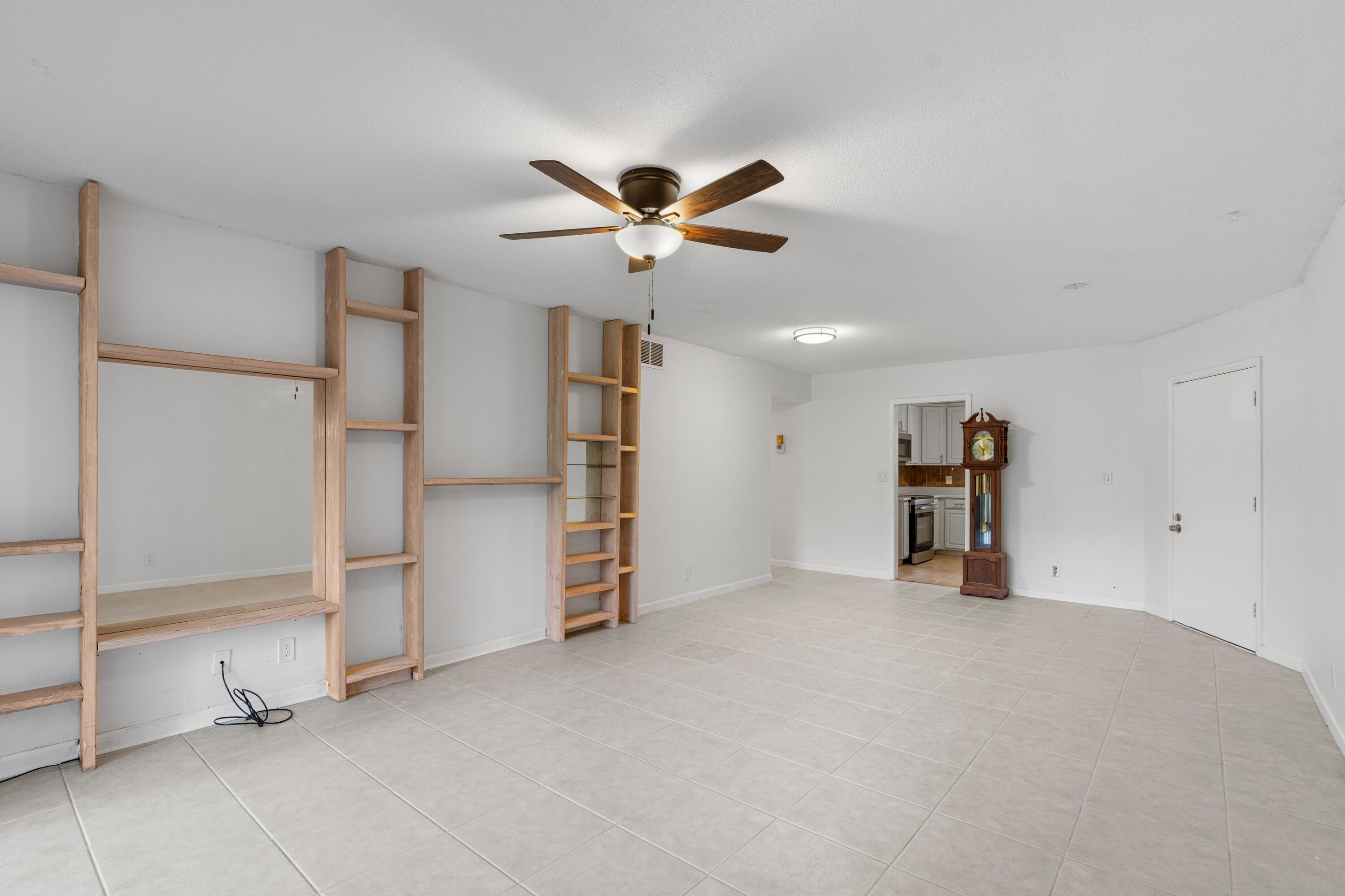 10693 N Military Trail 7, West Palm Beach, FL 33410, West Palm Beach - Photo 5