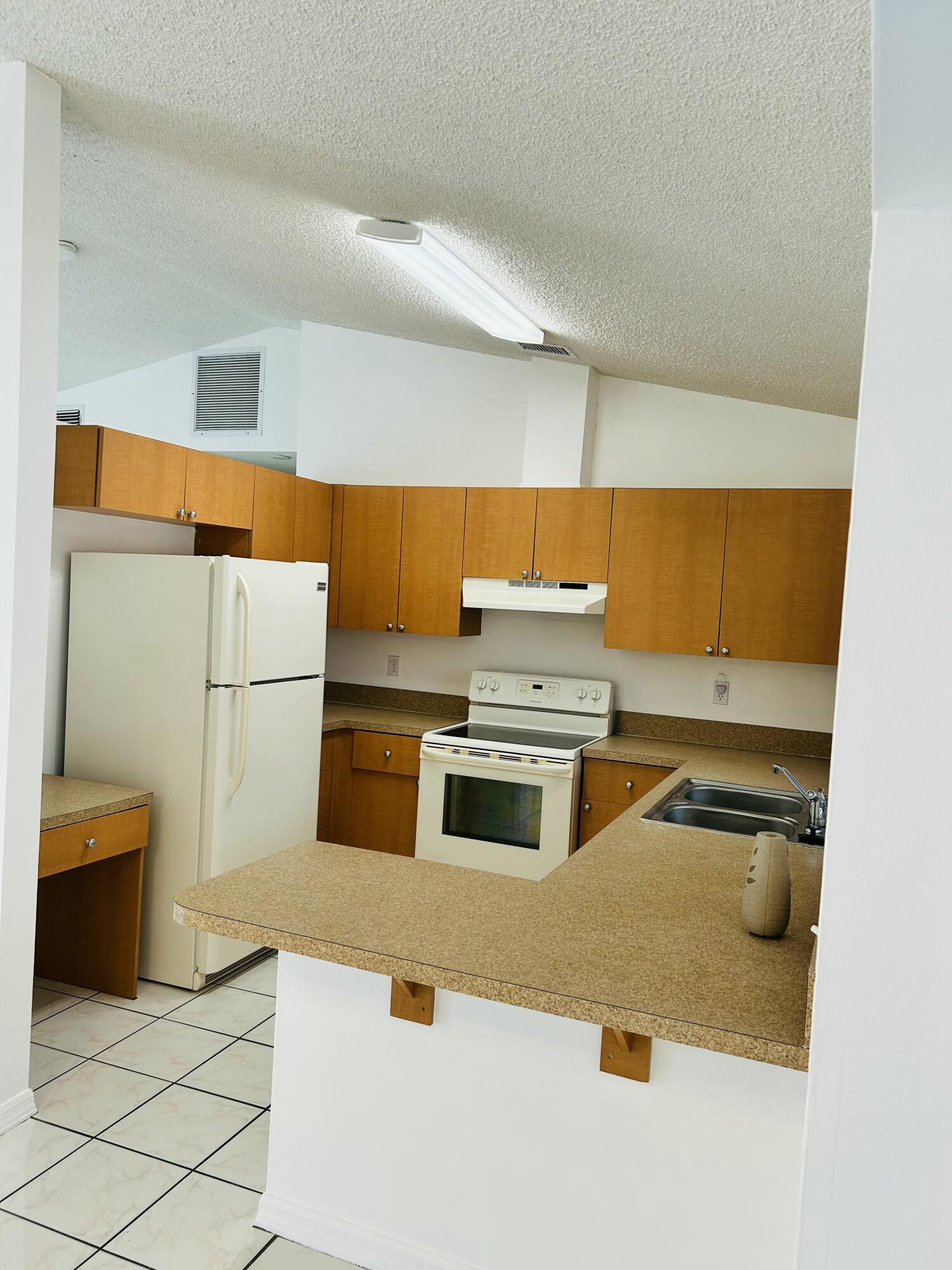 367 SW Donna Terrace, Port St. Lucie, FL 34984, Port St. Lucie - Photo 5