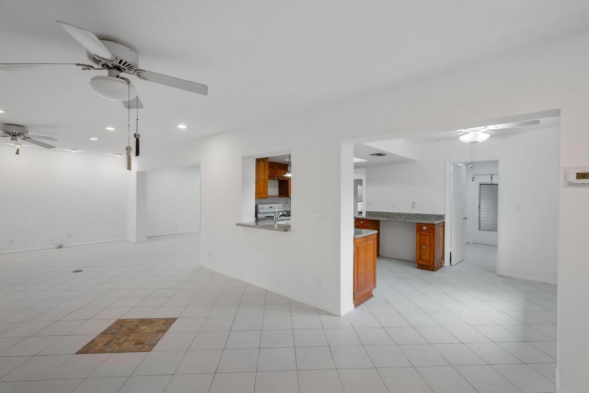 4704 Queen Palm Lane, Tamarac, FL 33319, Tamarac - Photo 2