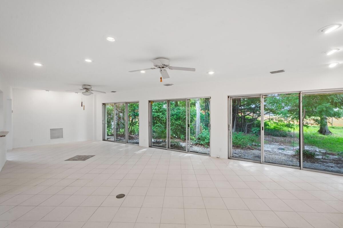 4704 Queen Palm Lane, Tamarac, FL 33319, Tamarac - Photo 3