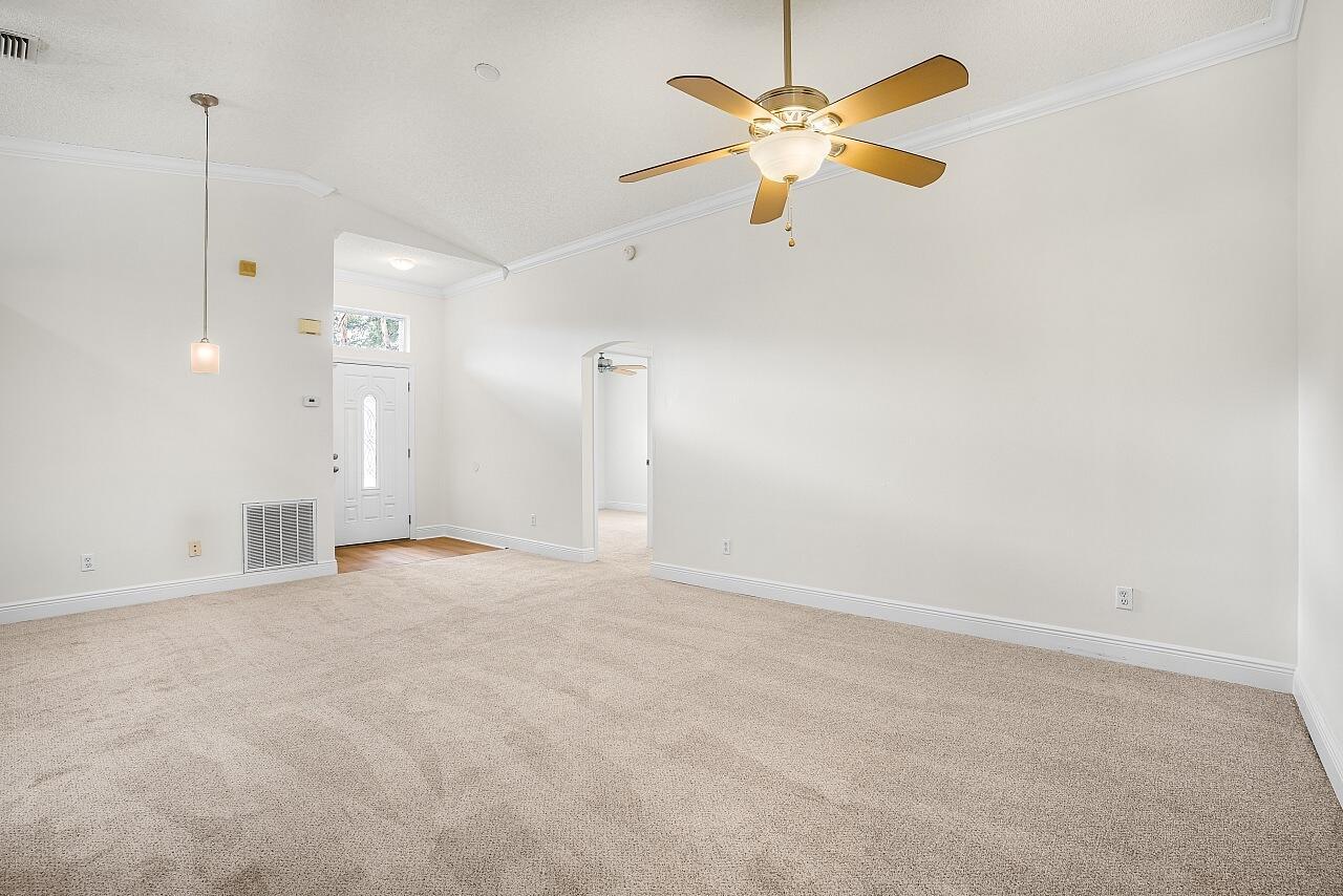 966 E 13th Square, Vero Beach, FL 32960, Vero Beach - Photo 2