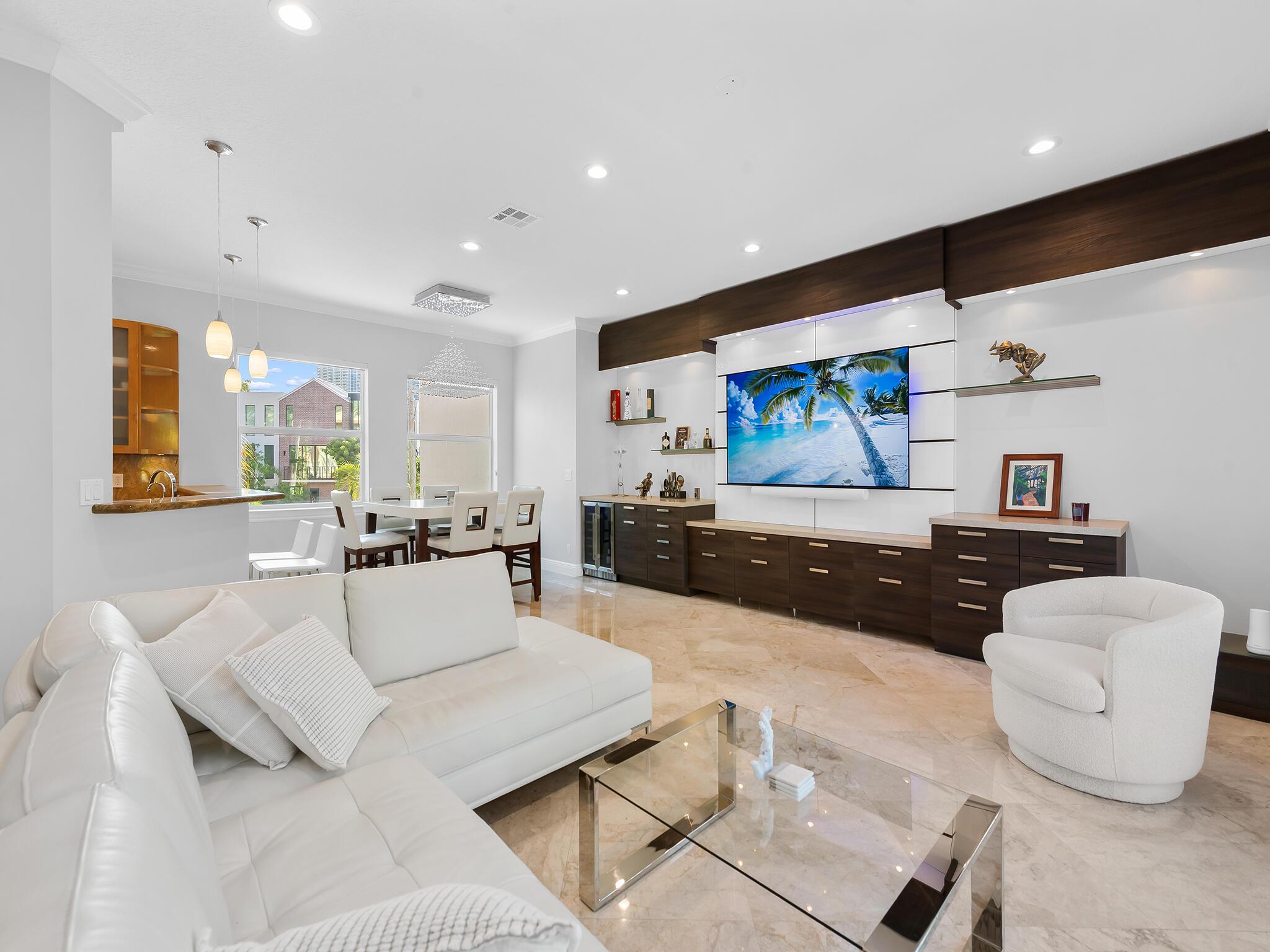 208 SE 10th Terrace, Fort Lauderdale, FL 33301, Fort Lauderdale - Photo 5