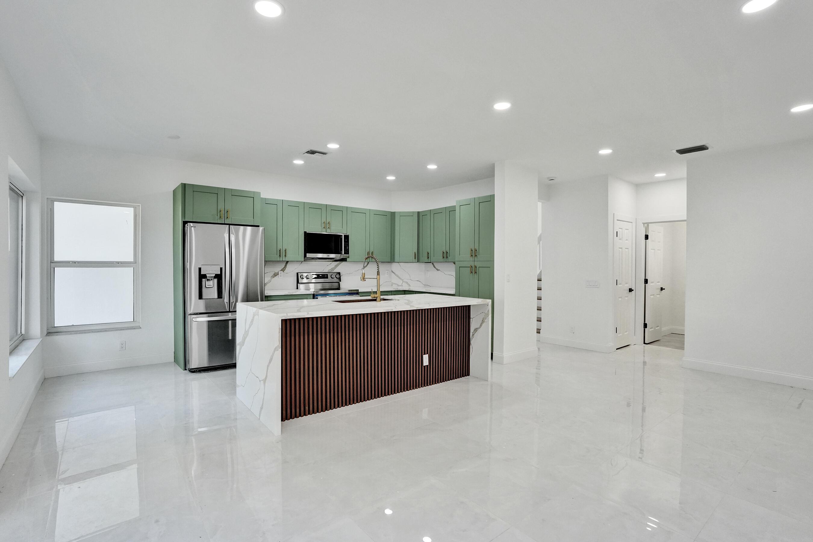 6991 Marion Avenue, Margate, FL 33063, Margate - Photo 3