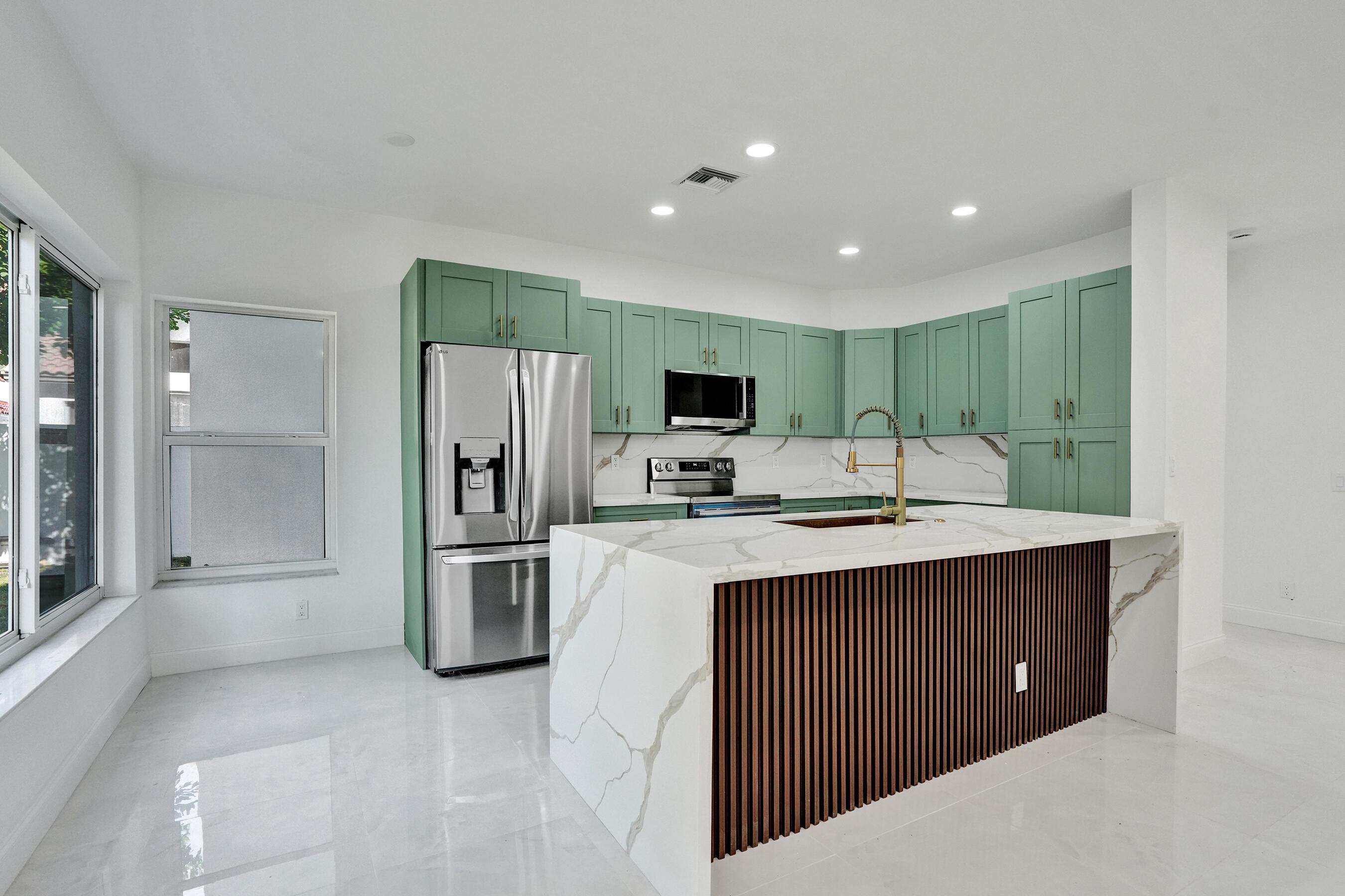 6991 Marion Avenue, Margate, FL 33063, Margate - Photo 4