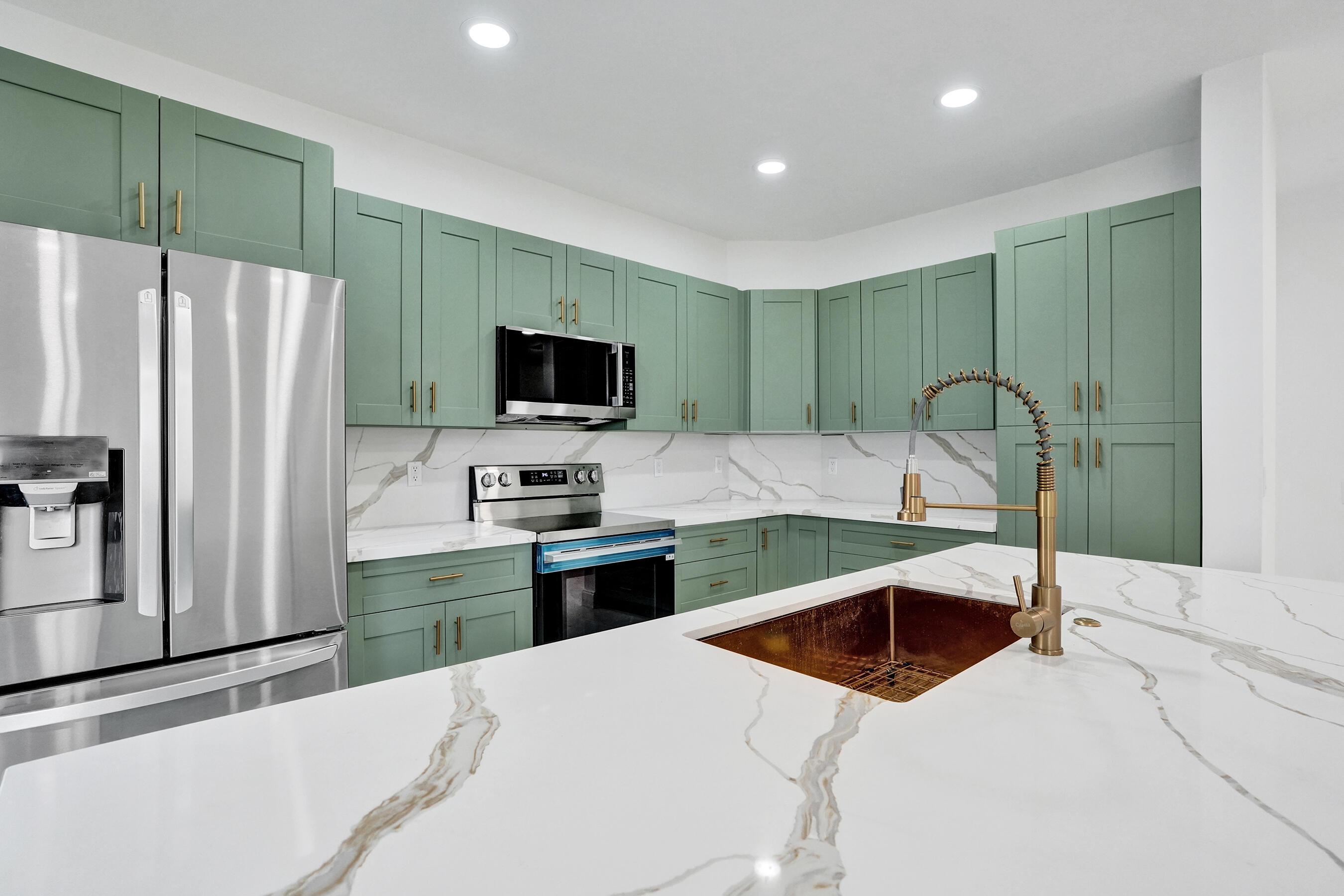 6991 Marion Avenue, Margate, FL 33063, Margate - Photo 2