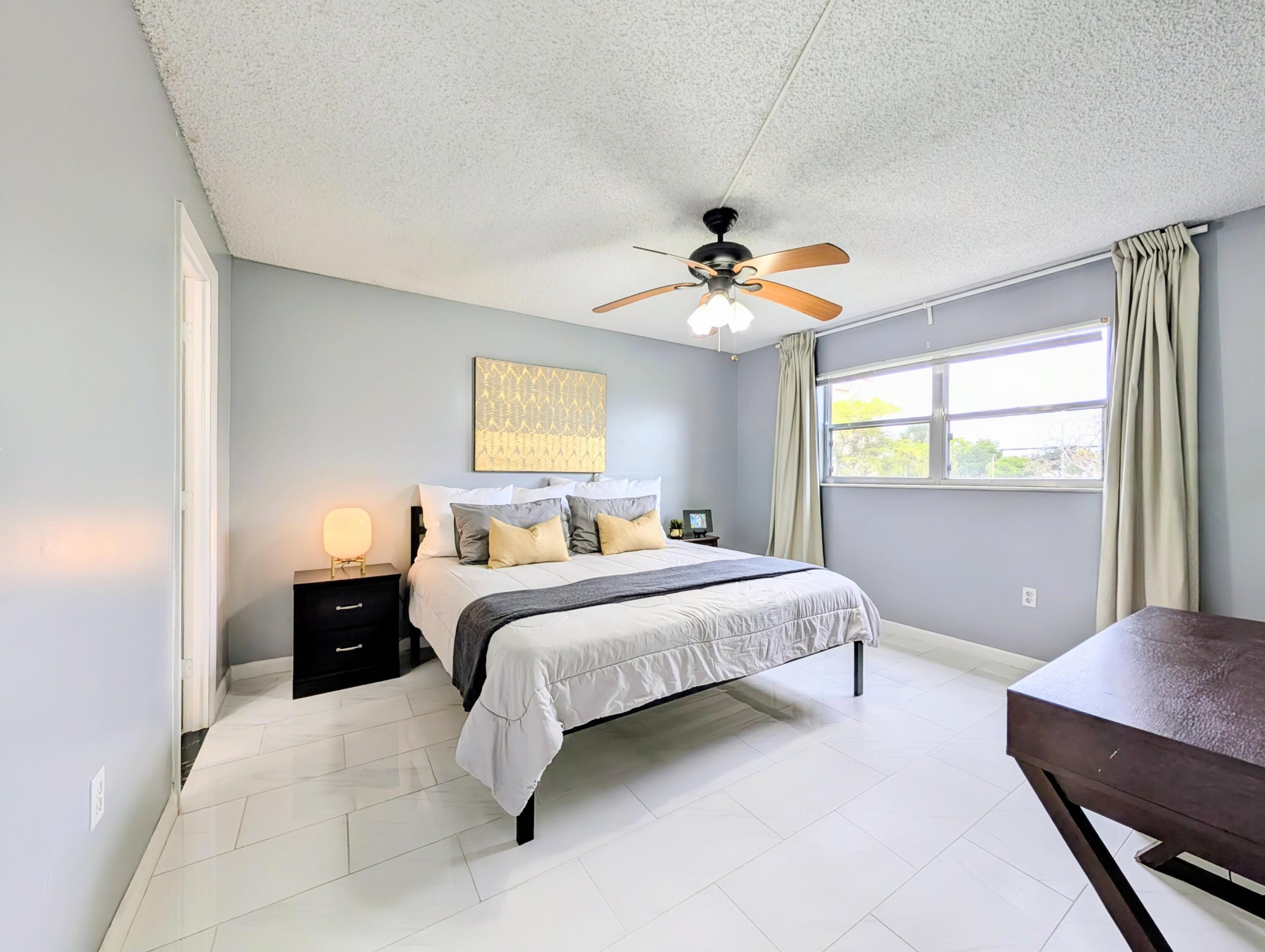 8021 Sunrise Lakes Drive N 203, Sunrise, FL 33322, Sunrise - Photo 5