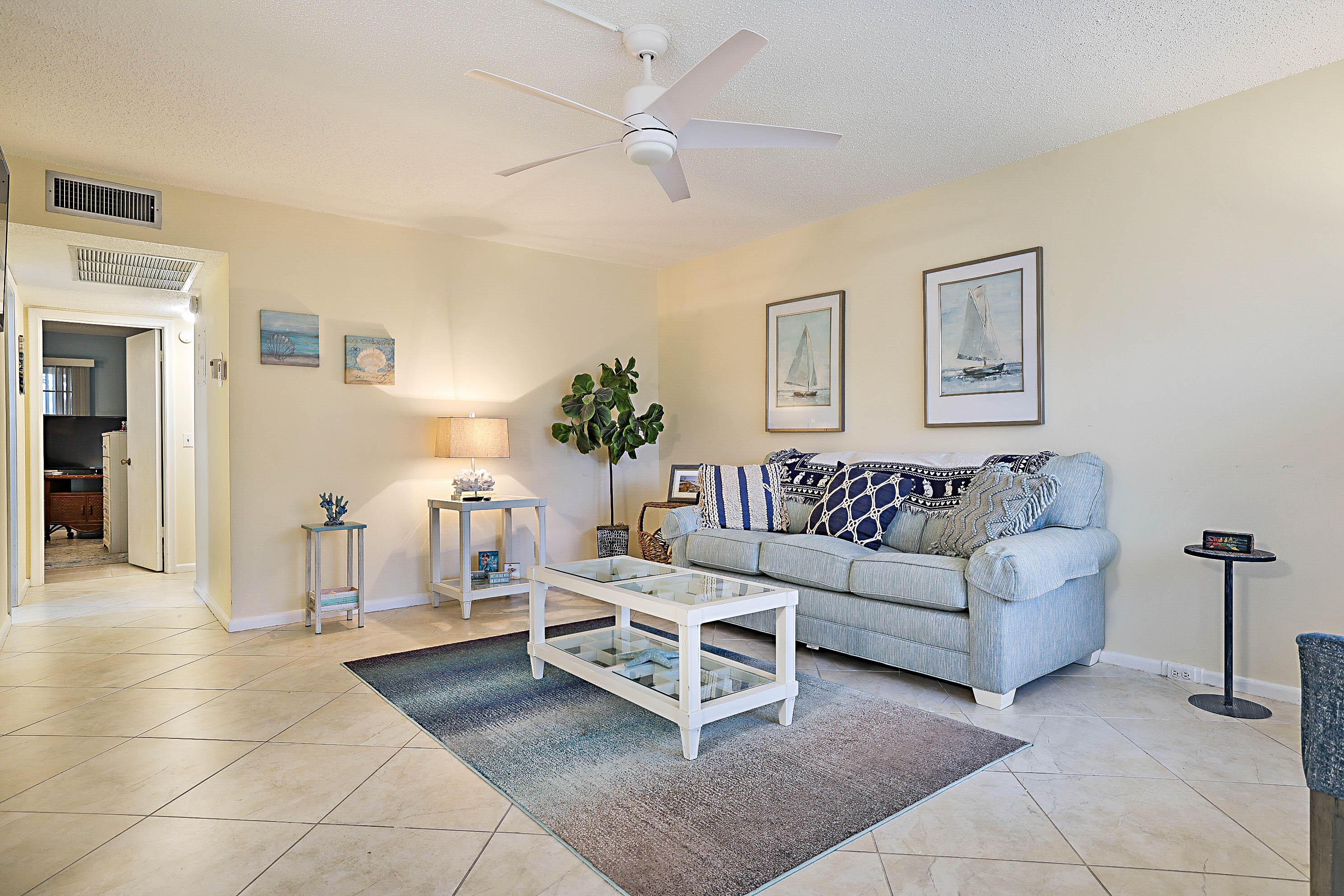 1023 Ellesmere B, Deerfield Beach, FL 33442, Deerfield Beach - Photo 4