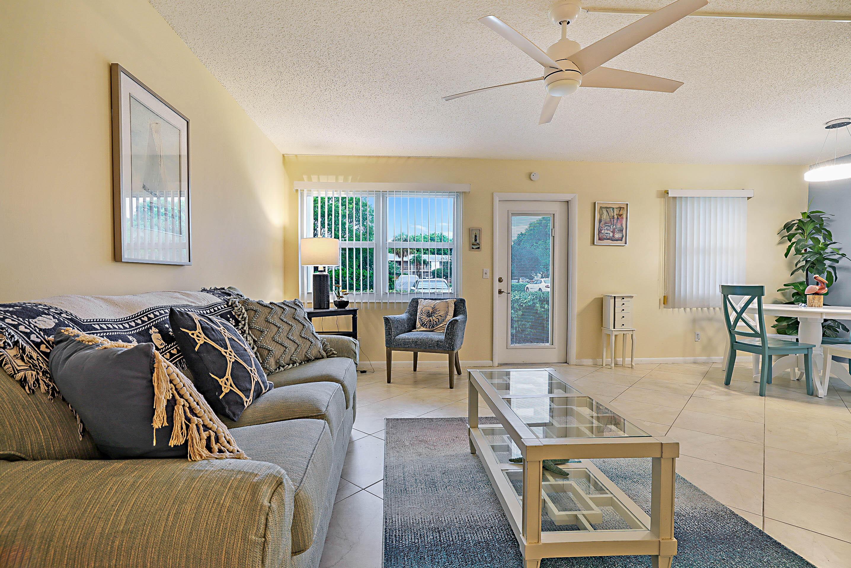 1023 Ellesmere B, Deerfield Beach, FL 33442, Deerfield Beach - Photo 5