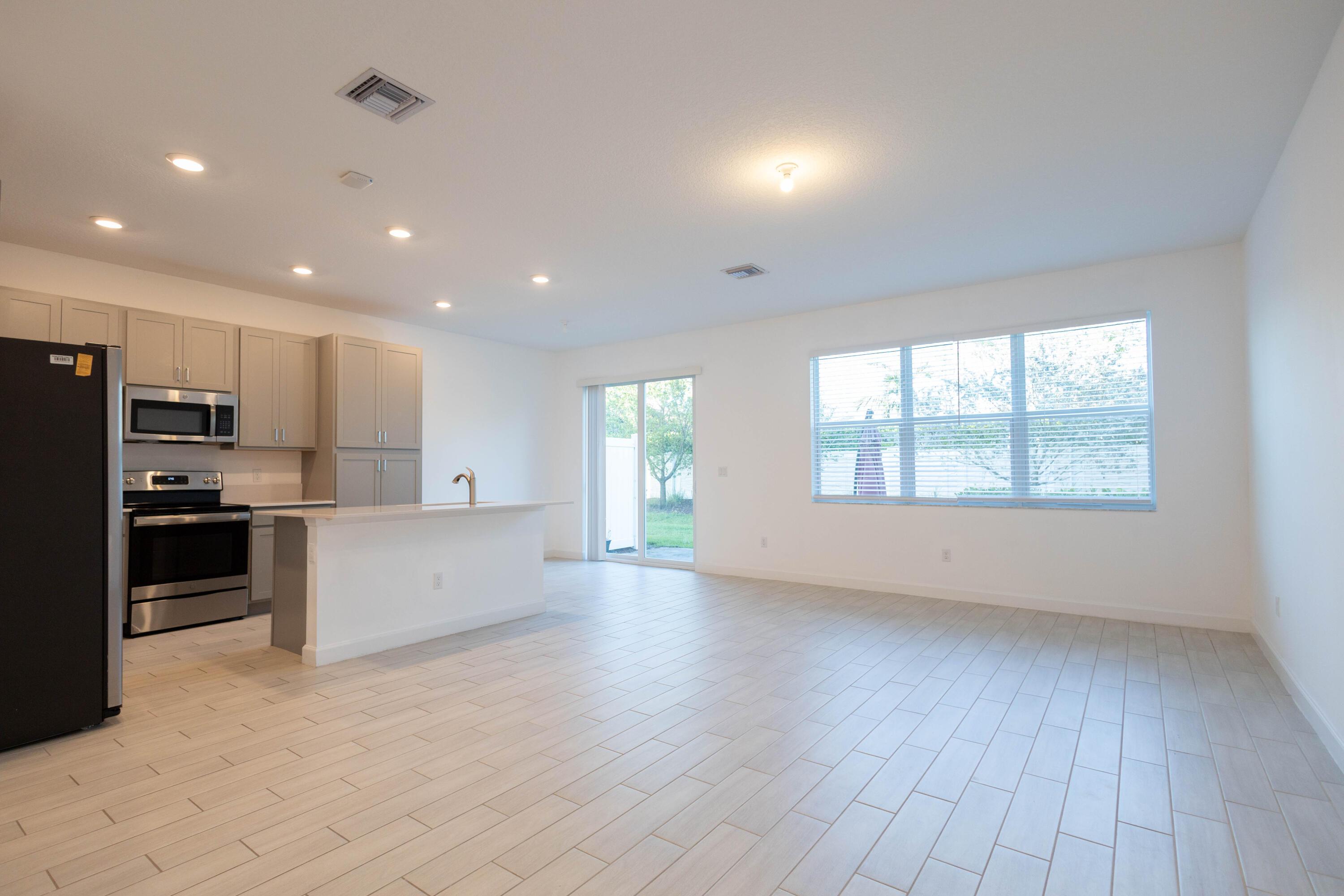 4985 Navali Drive, Lake Worth, FL 33467, Lake Worth - Photo 2