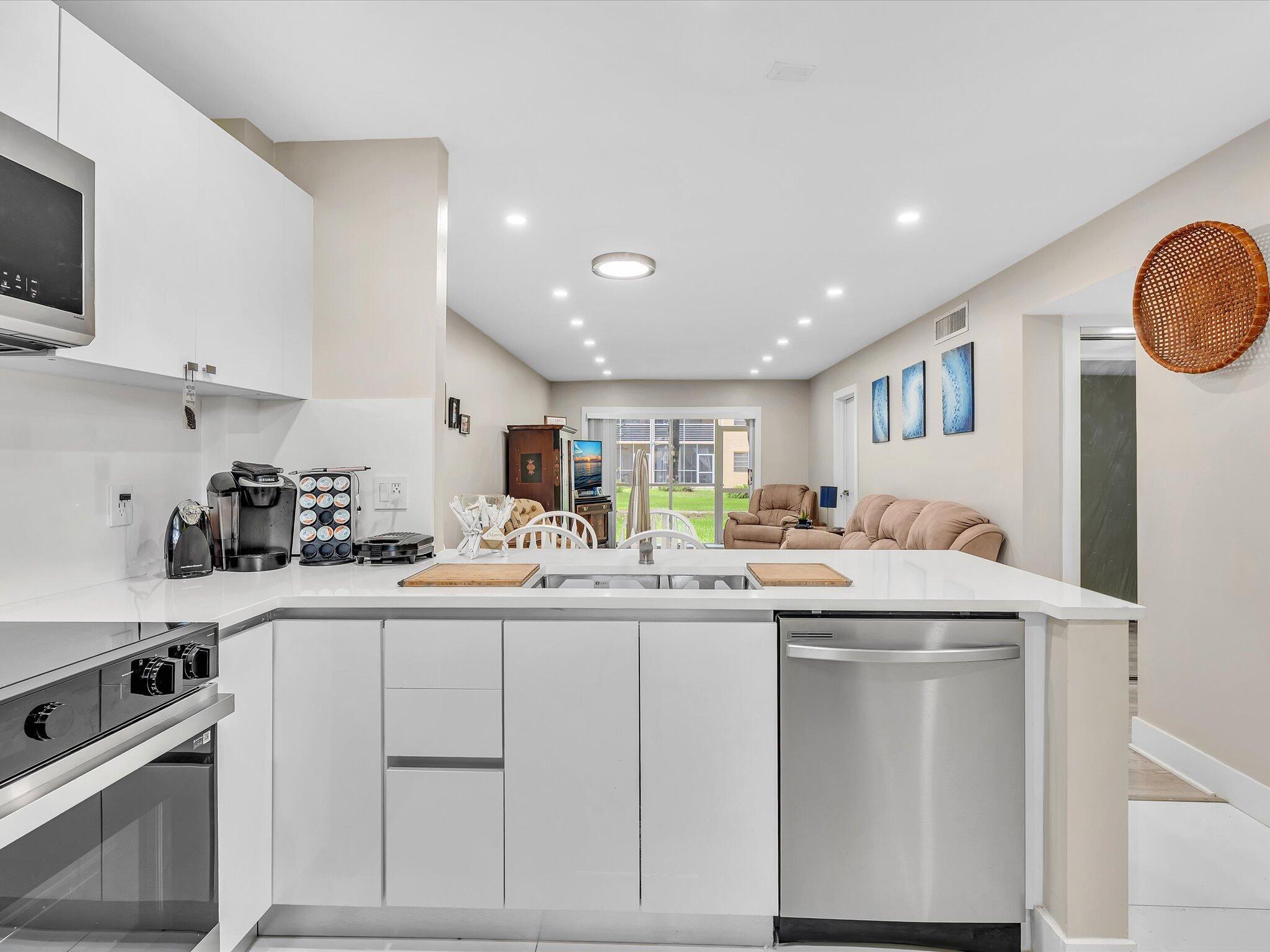 100 Ashbury Road 103, Hollywood, FL 33024, Hollywood