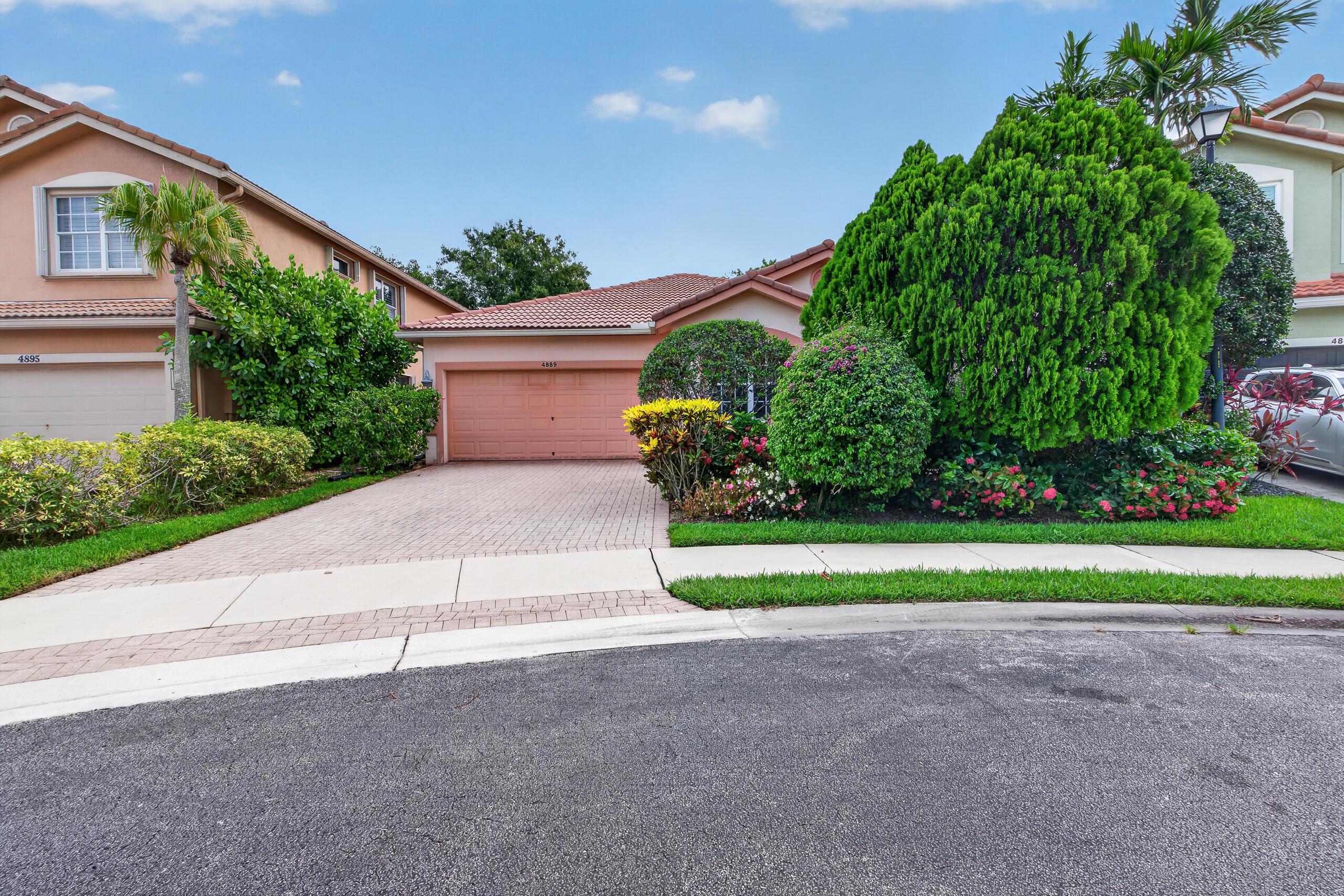 4889 N Classical Boulevard, Delray Beach, FL 33445, Delray Beach - Photo 2