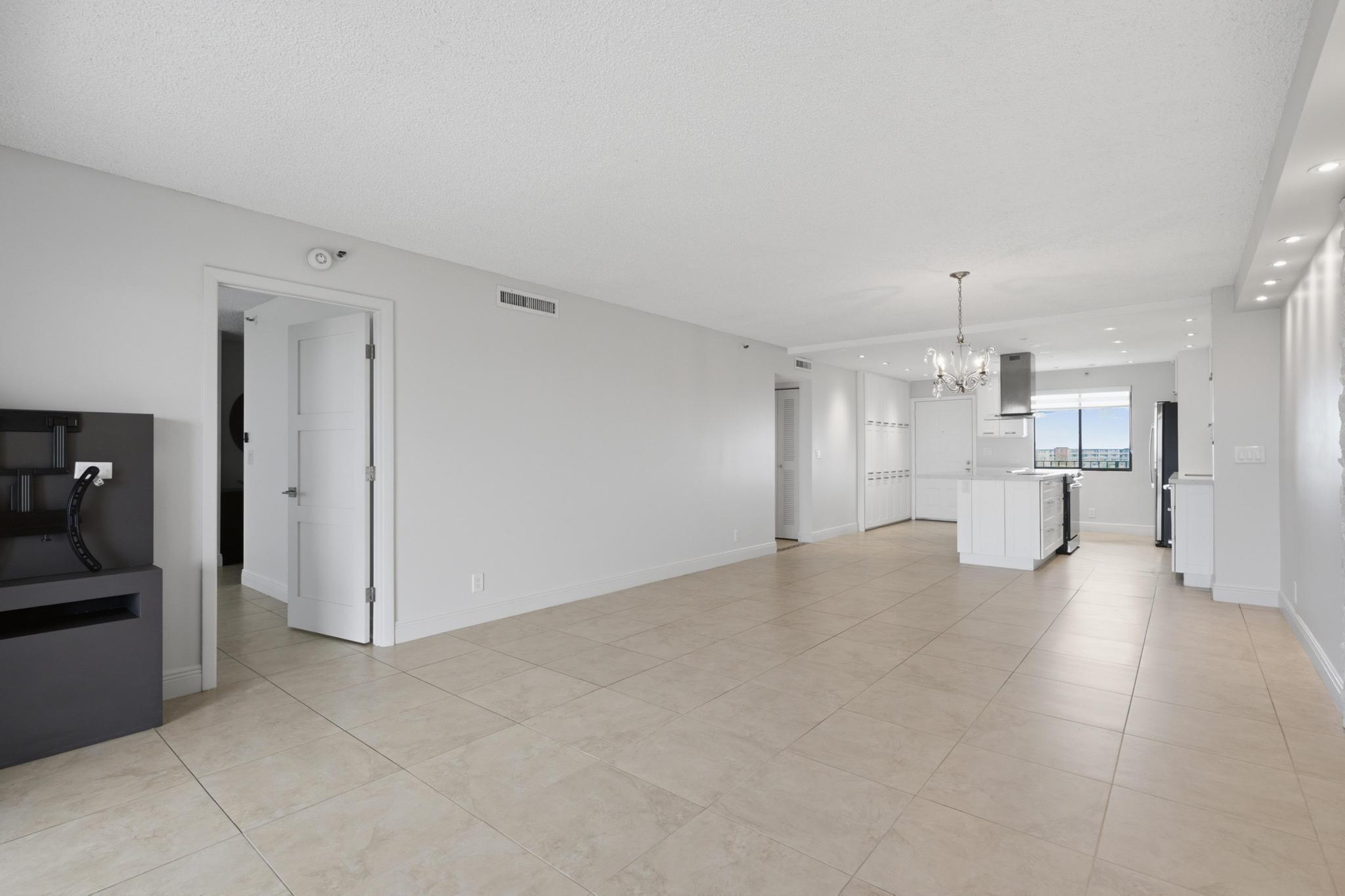 2215 Cypress Island Drive 906, Pompano Beach, FL 33069, Pompano Beach - Photo 5