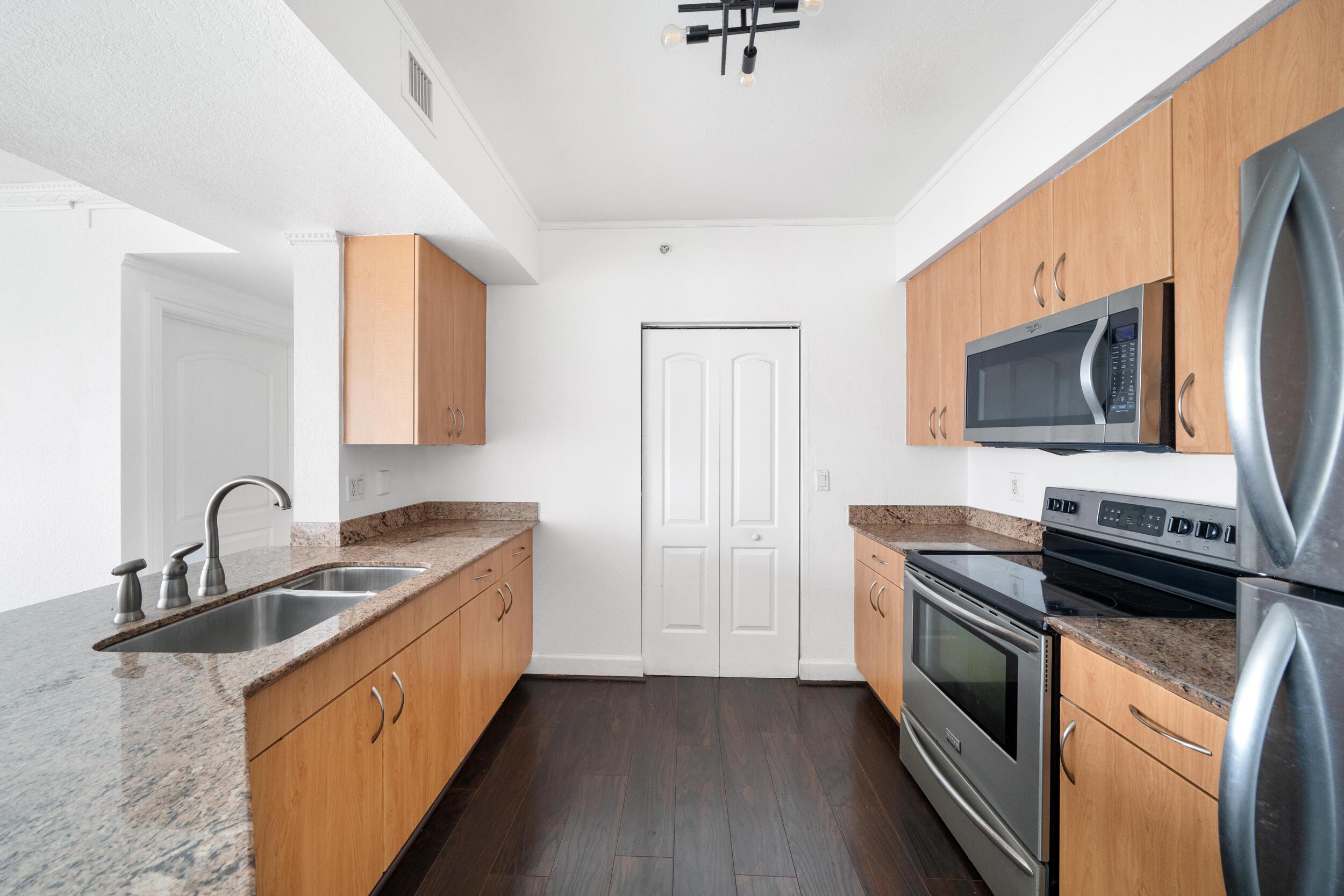 1830 Radius Drive 405, Hollywood, FL 33020, Hollywood - Photo 3