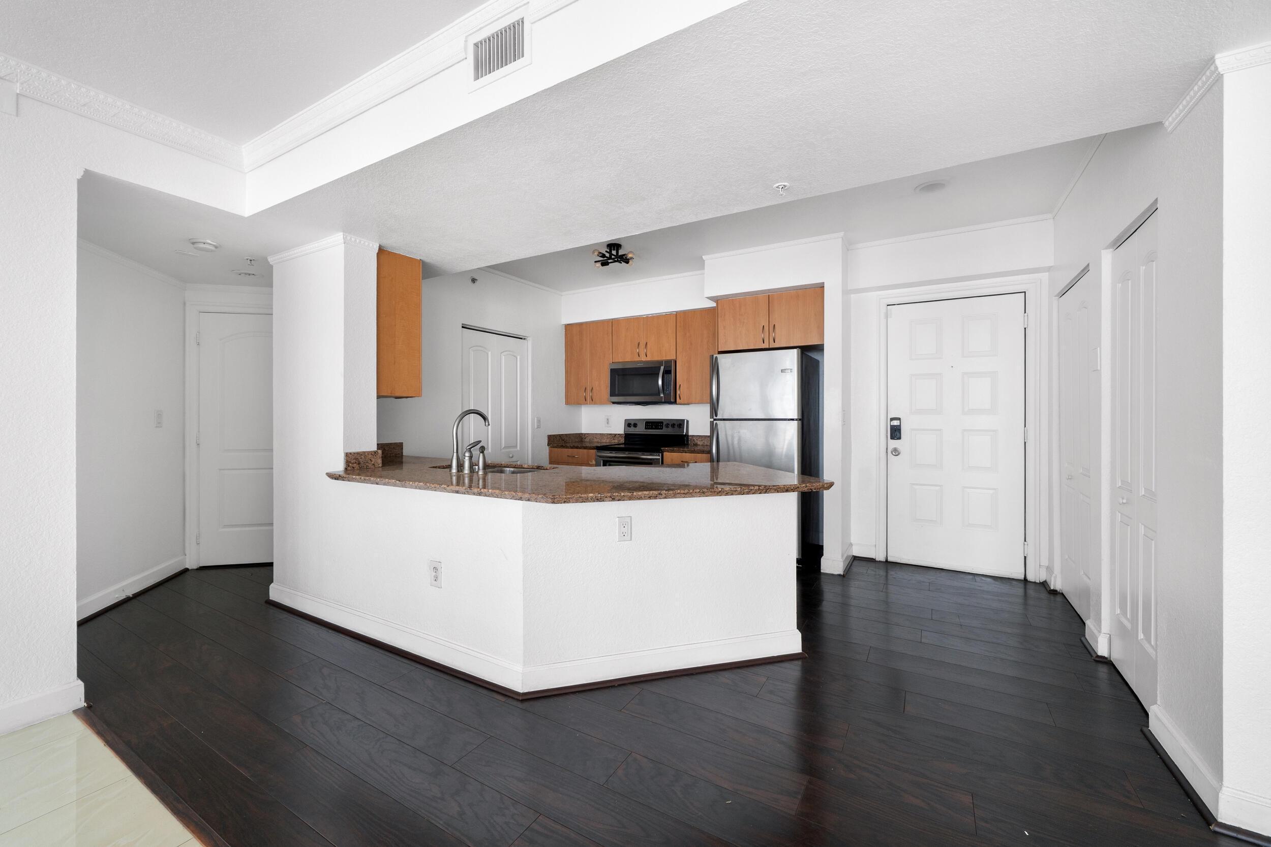 1830 Radius Drive 405, Hollywood, FL 33020, Hollywood - Photo 4