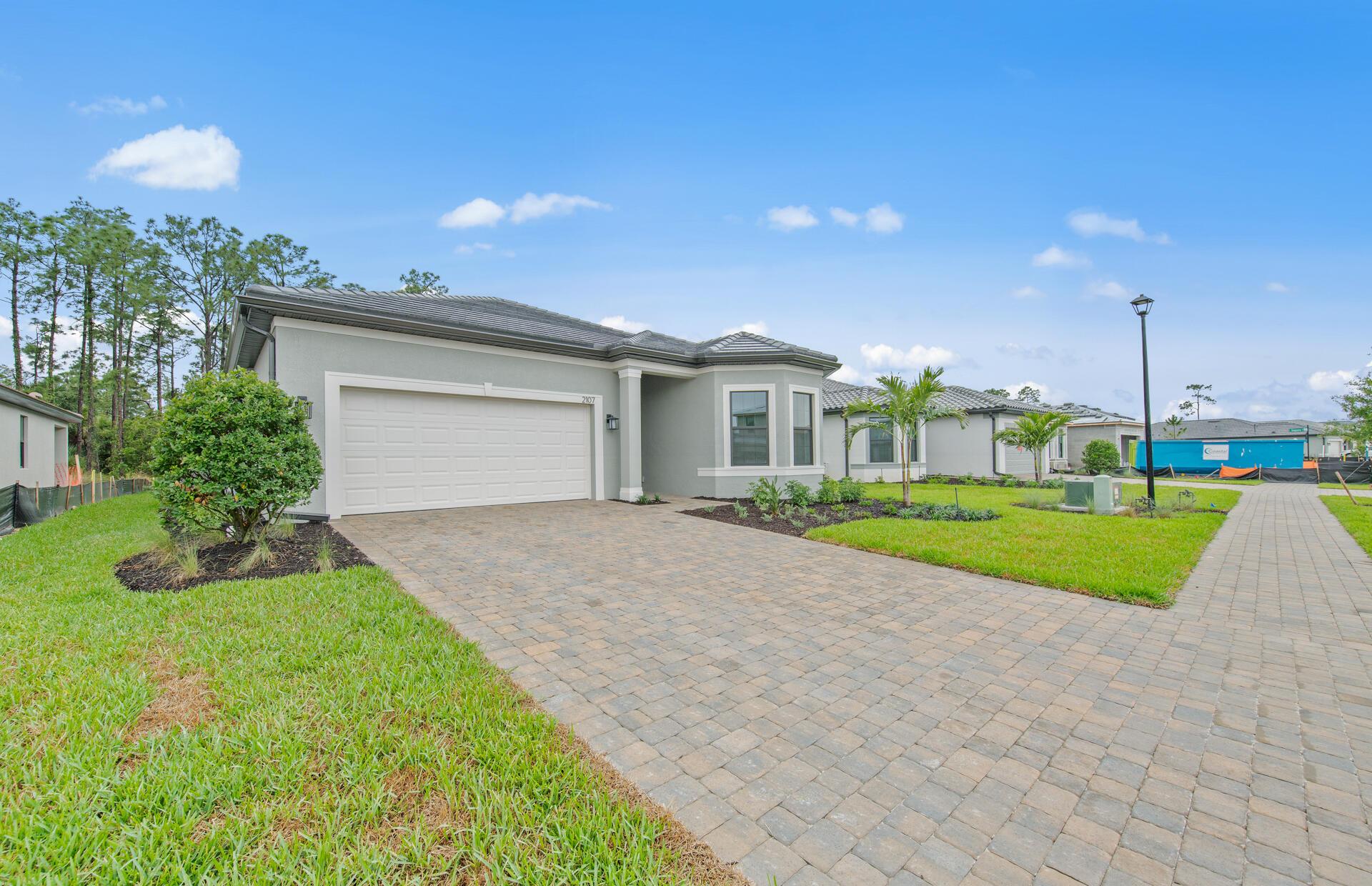 2107 Freemont Drive, Naples, FL 34120, Naples - Photo 2