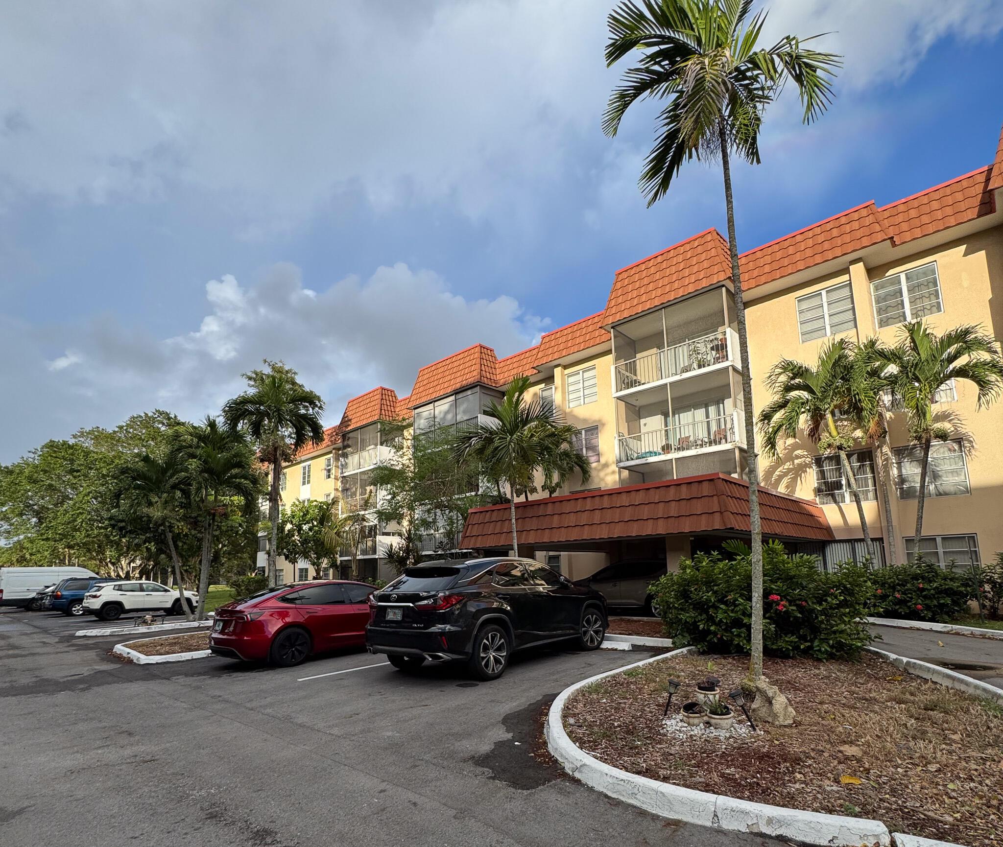 4166 Inverrary Drive 104, Lauderhill, FL 33319, Lauderhill - Photo 4