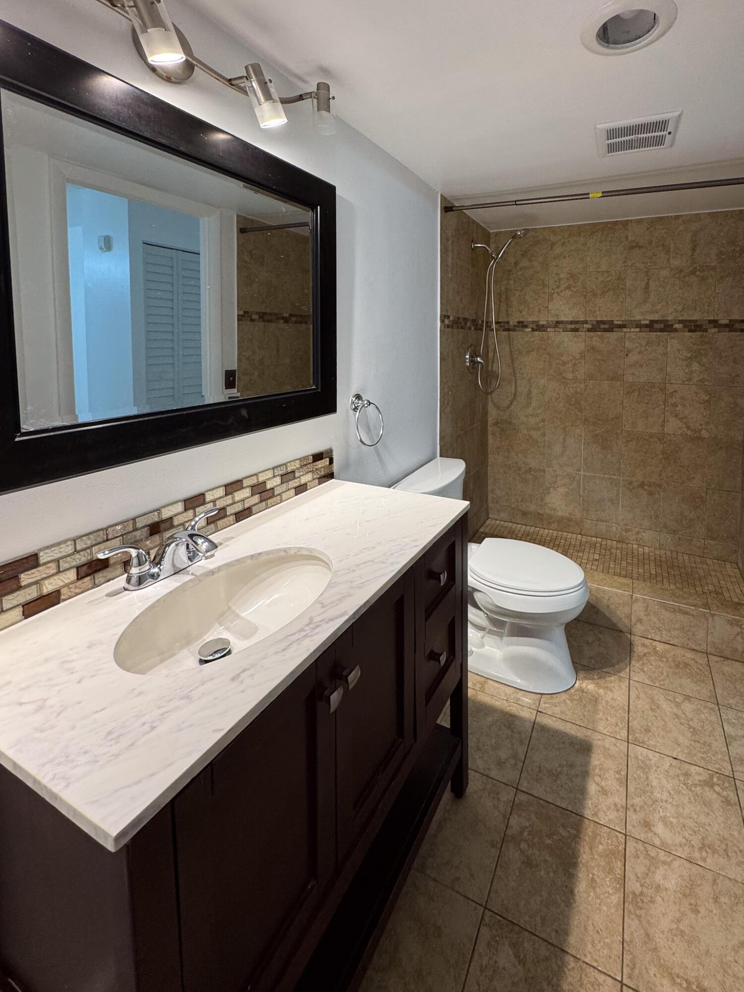 4166 Inverrary Drive 104, Lauderhill, FL 33319, Lauderhill - Photo 3