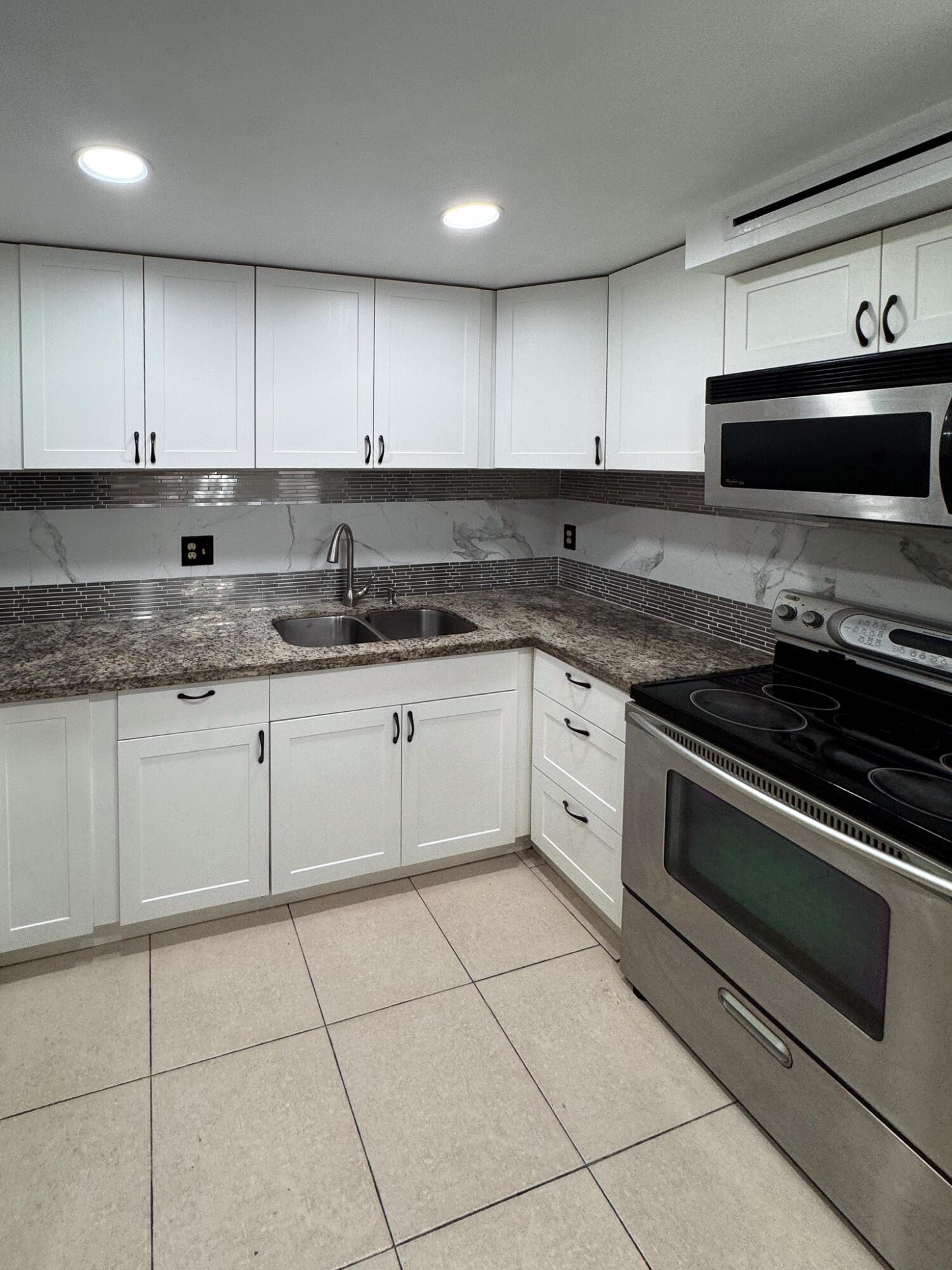 4166 Inverrary Drive 104, Lauderhill, FL 33319, Lauderhill